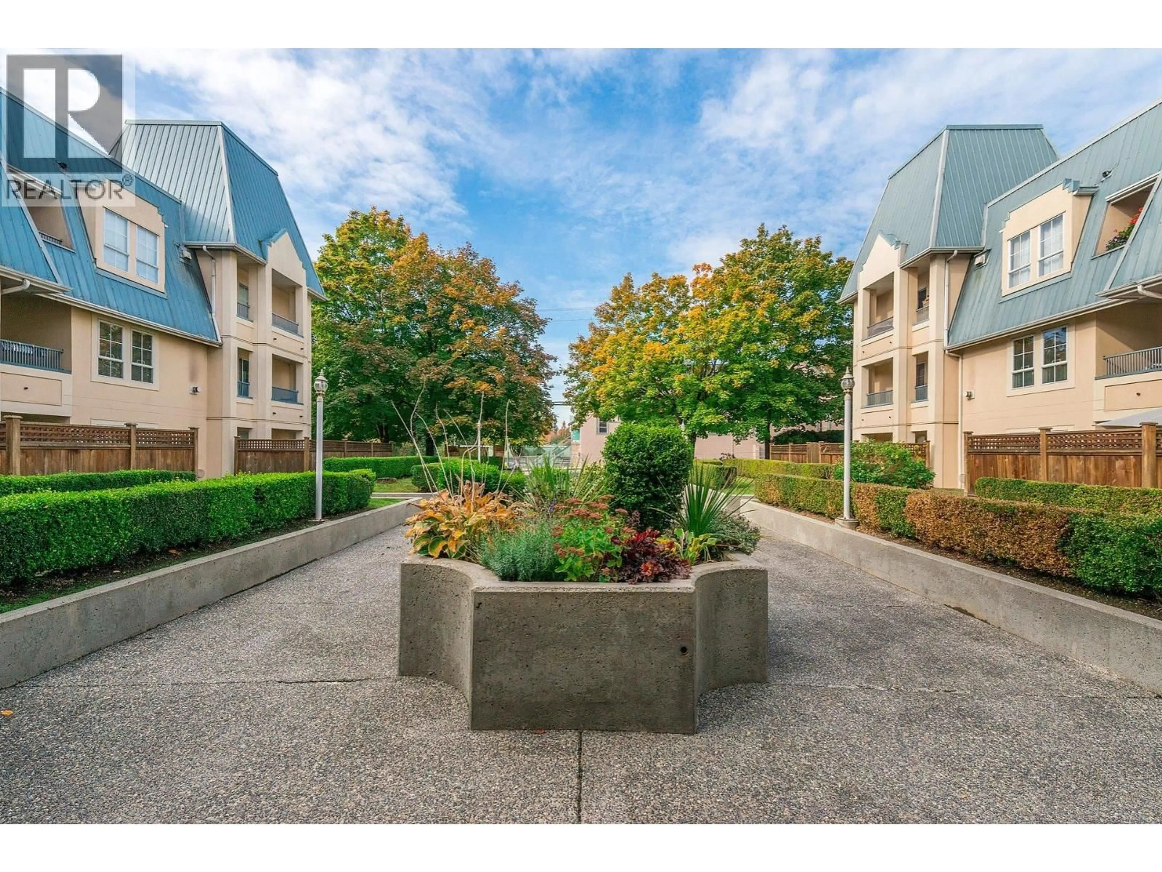 A pic from outside/outdoor area/front of a property/back of a property/a pic from drone, street for 219 - 295 SCHOOLHOUSE STREET, Coquitlam British Columbia V3K6X5