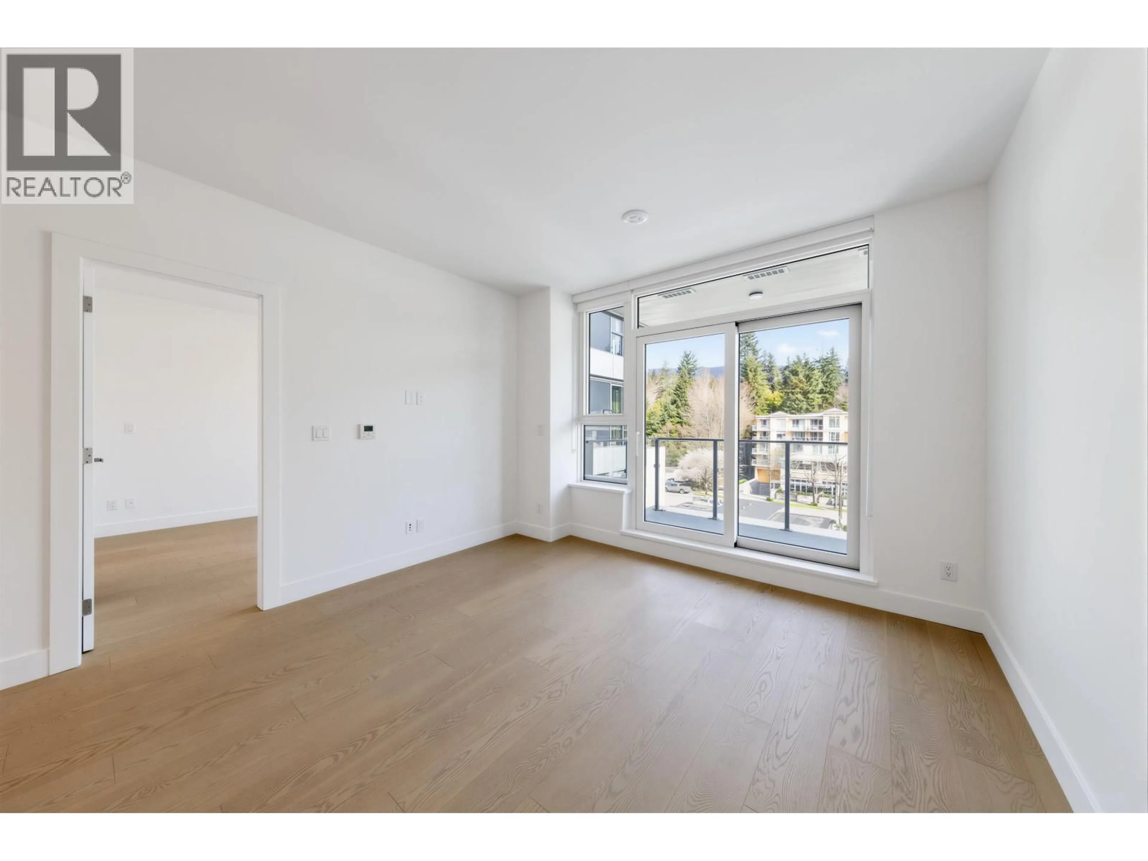 A pic of a room for 503 - 423 6TH STREET, West Vancouver British Columbia V7T0A1