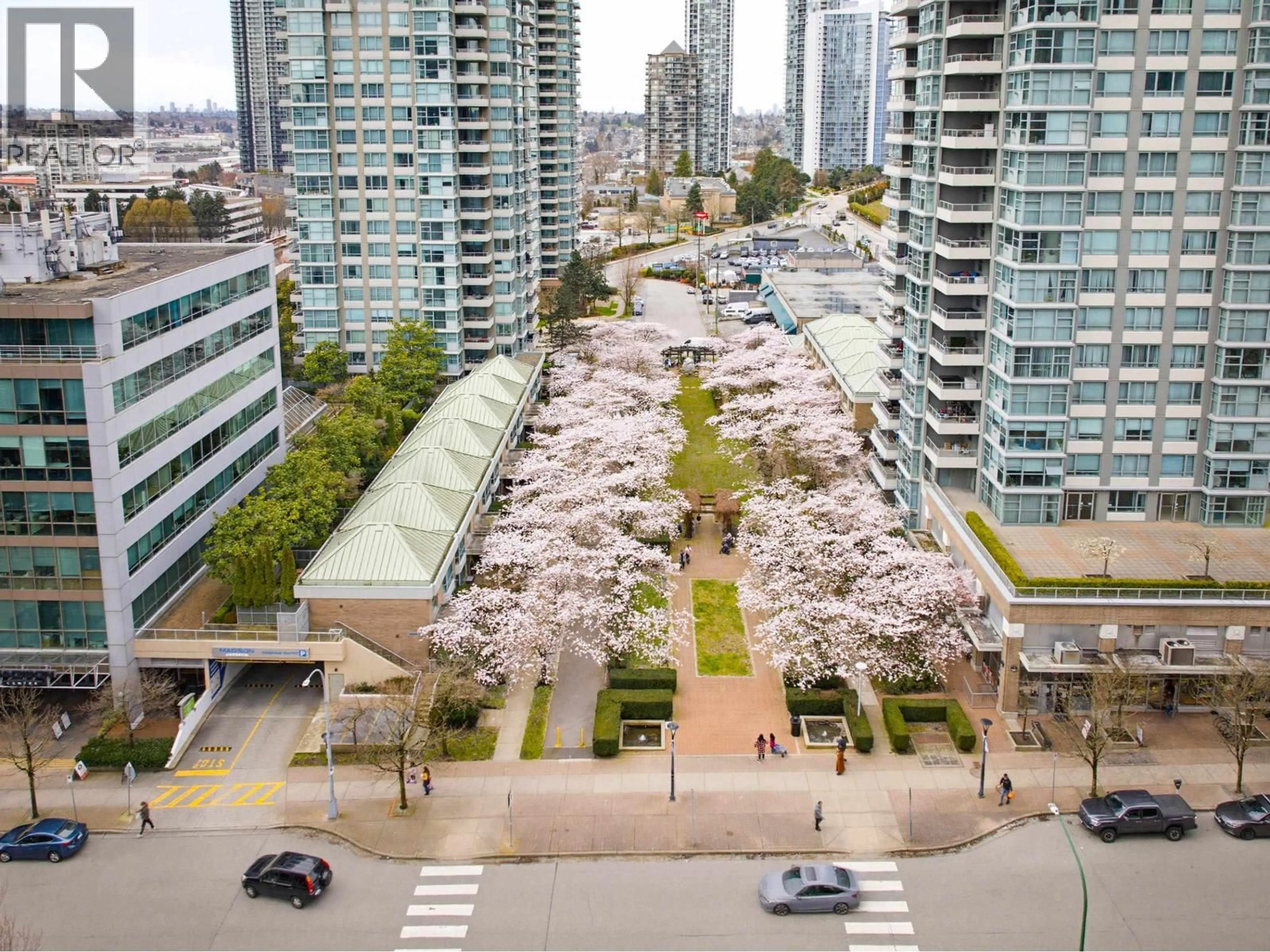 A pic from outside/outdoor area/front of a property/back of a property/a pic from drone, city buildings view from balcony for TH4 - 1889 ROSSER AVENUE, Burnaby British Columbia V5C6R4