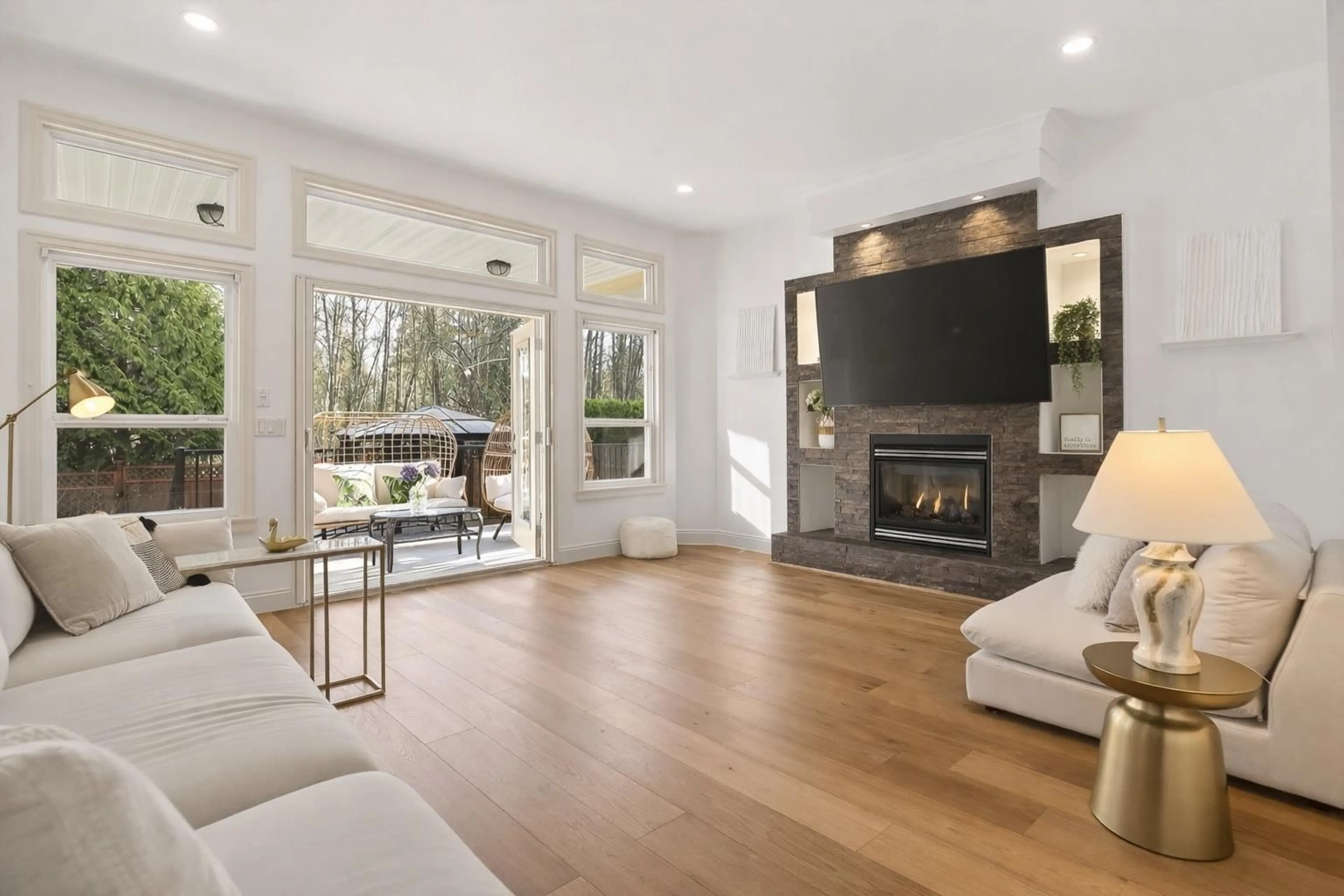 Living room with furniture, wood/laminate floor for 21657 92B AVENUE, Langley British Columbia V1M0A3