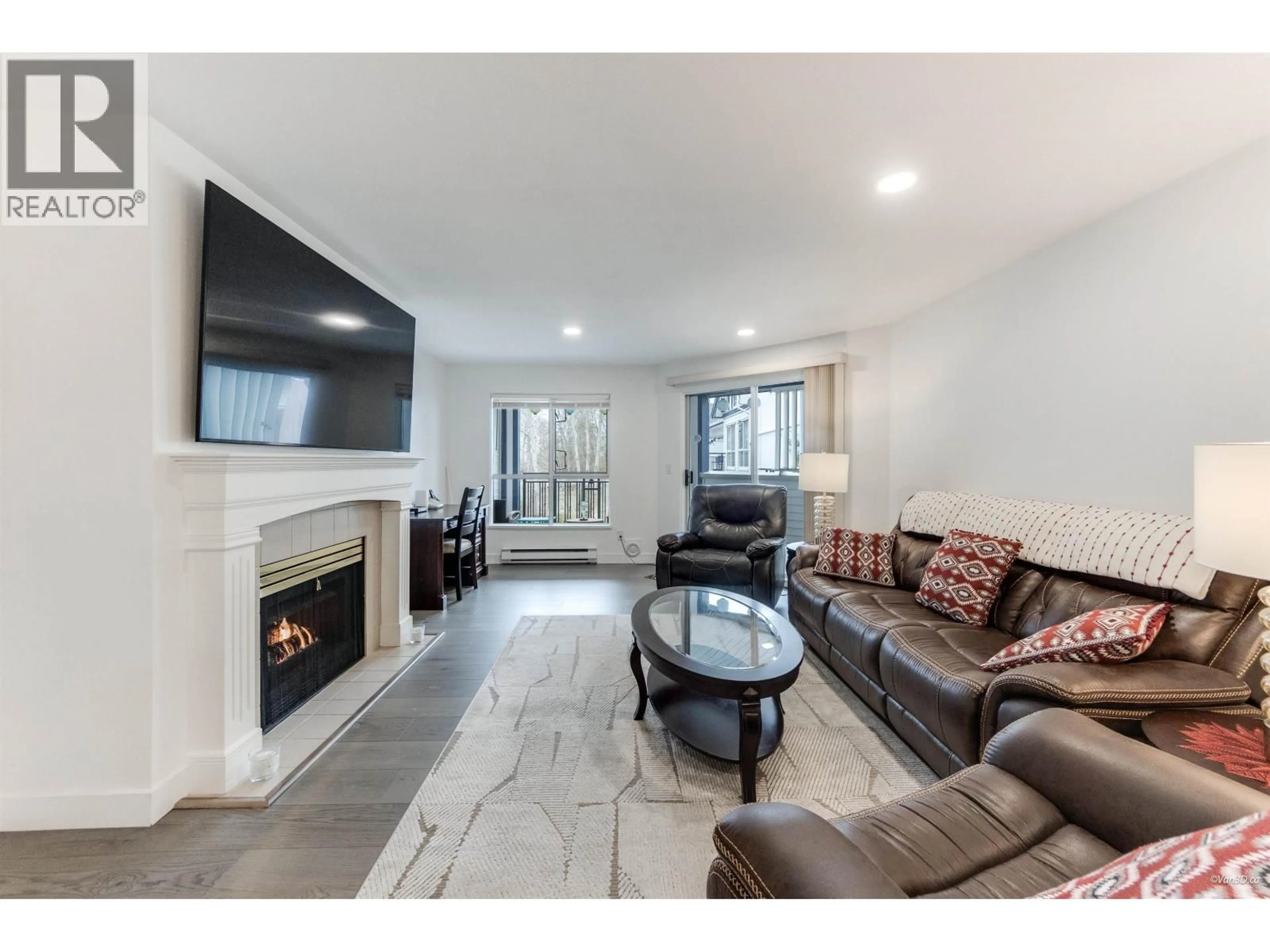 Living room with furniture, ceramic/tile floor for 308 - 4955 RIVER ROAD, Delta British Columbia V4K4V9