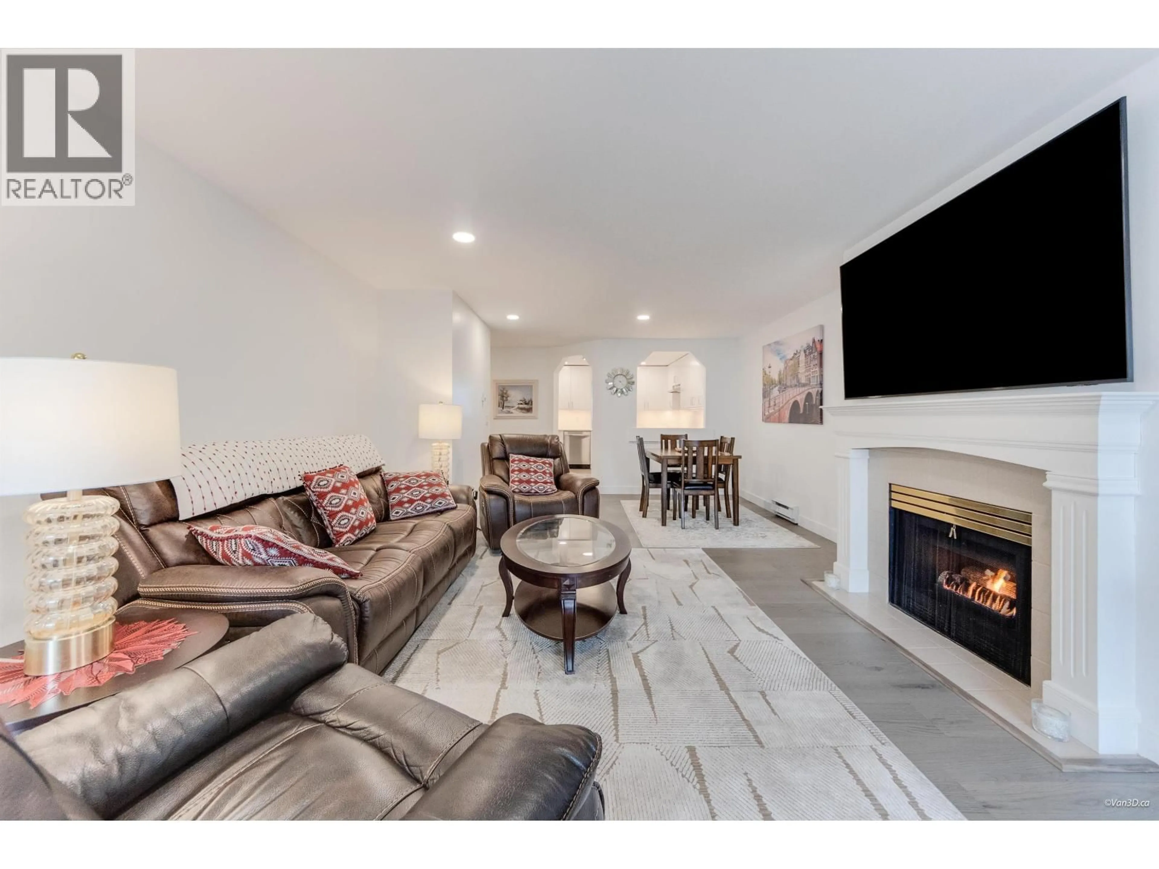 Living room with furniture, ceramic/tile floor for 308 - 4955 RIVER ROAD, Delta British Columbia V4K4V9