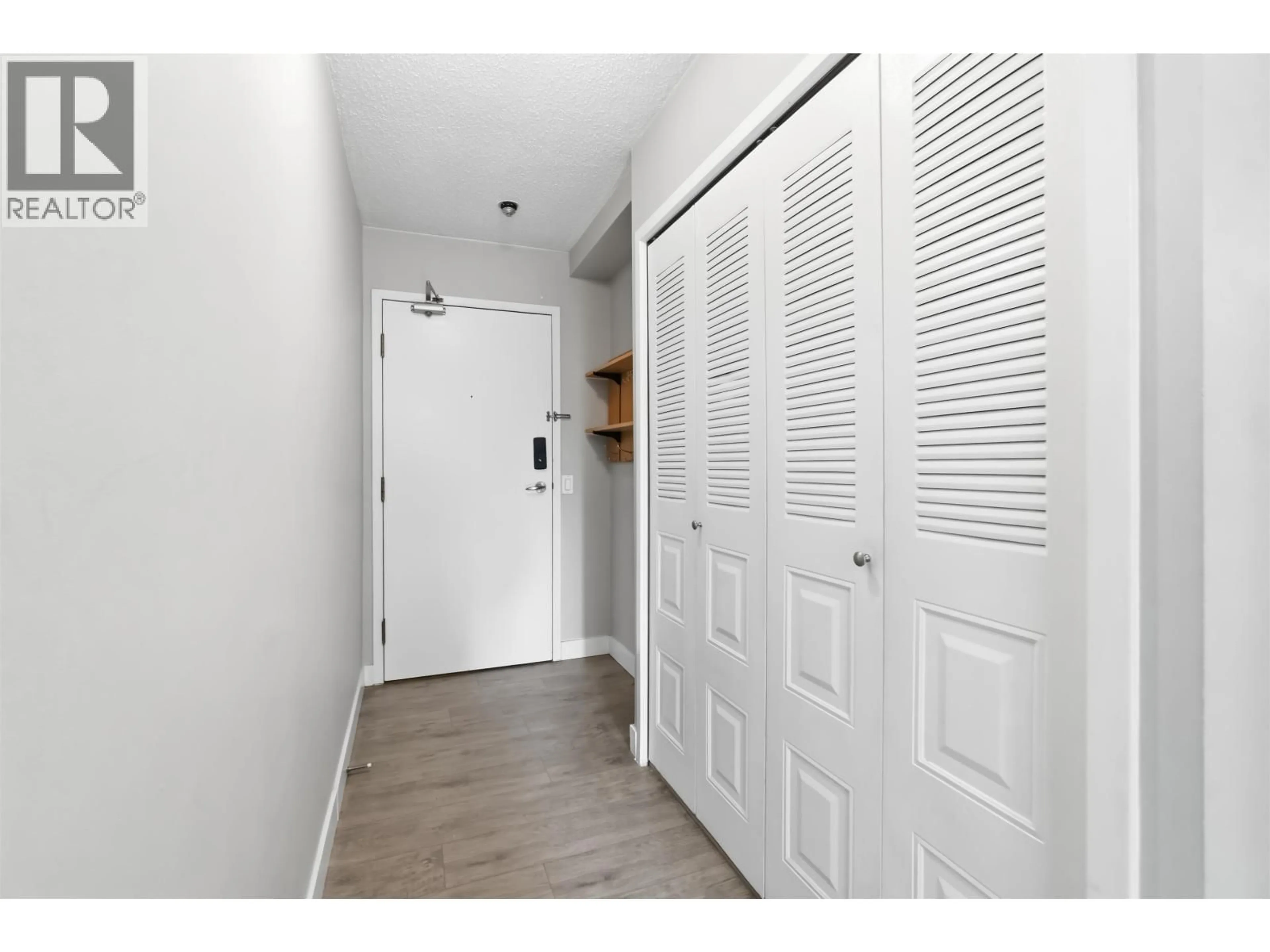 Indoor entryway for 308 - 3970 CARRIGAN COURT, Burnaby British Columbia V3N4S5