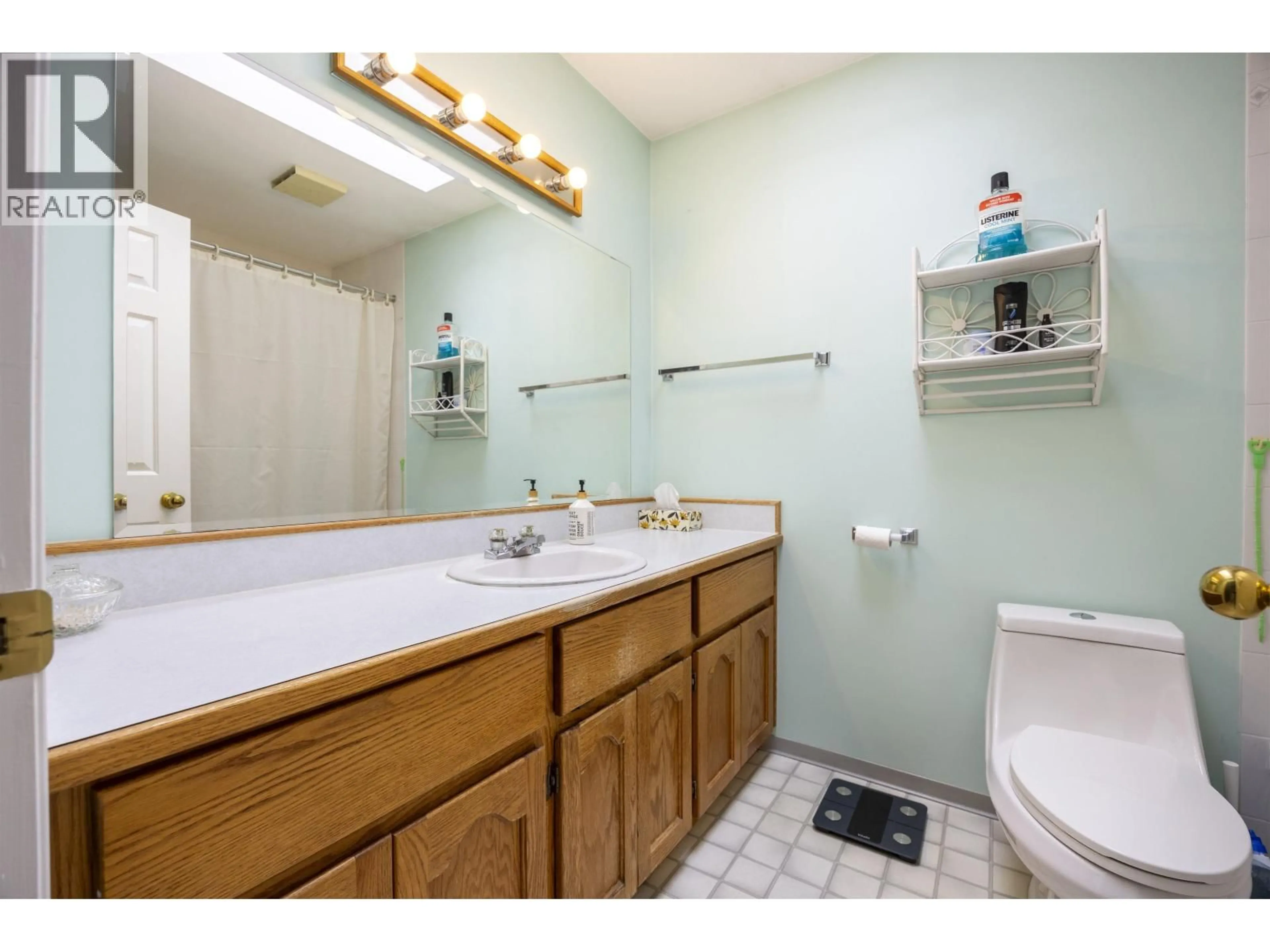 Standard bathroom, unknown for 11649 202B STREET, Maple Ridge British Columbia V2X0E2