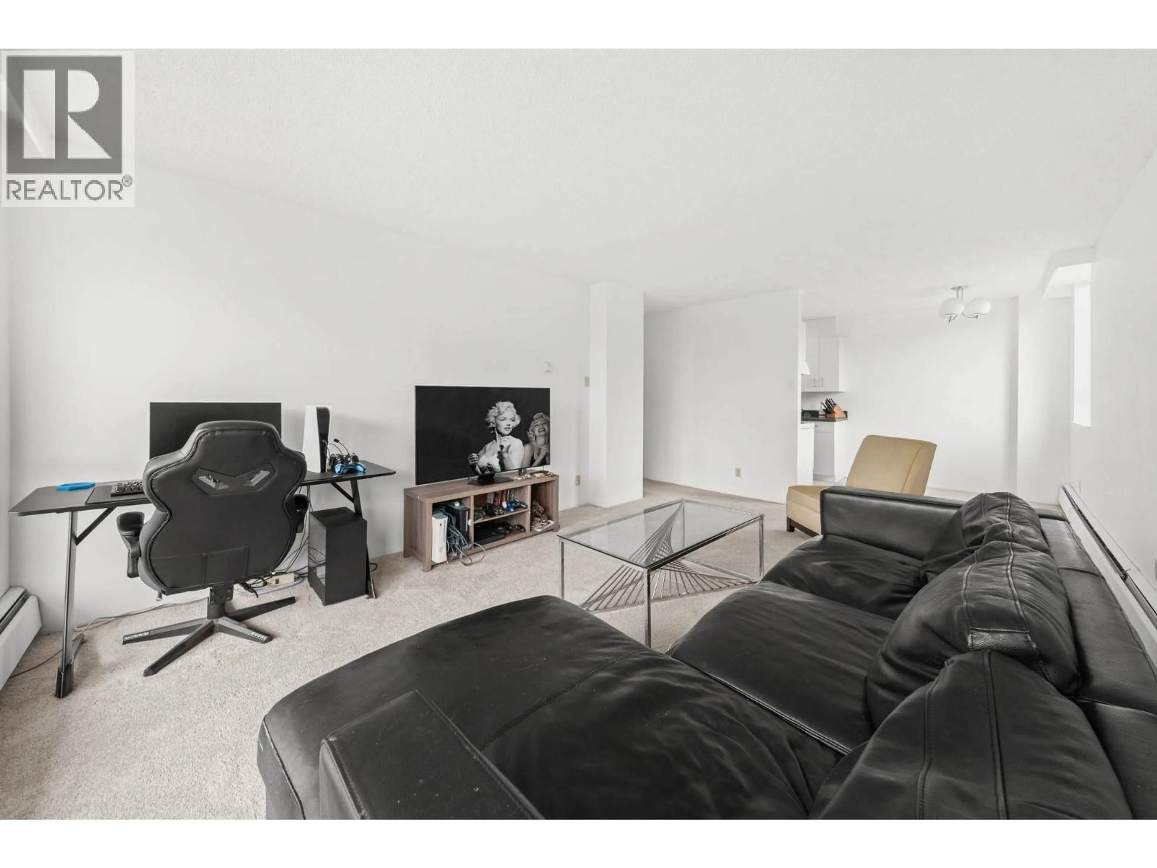 Living room with furniture, unknown for 2016 FULLERTON AVENUE, North Vancouver British Columbia V7P3E6