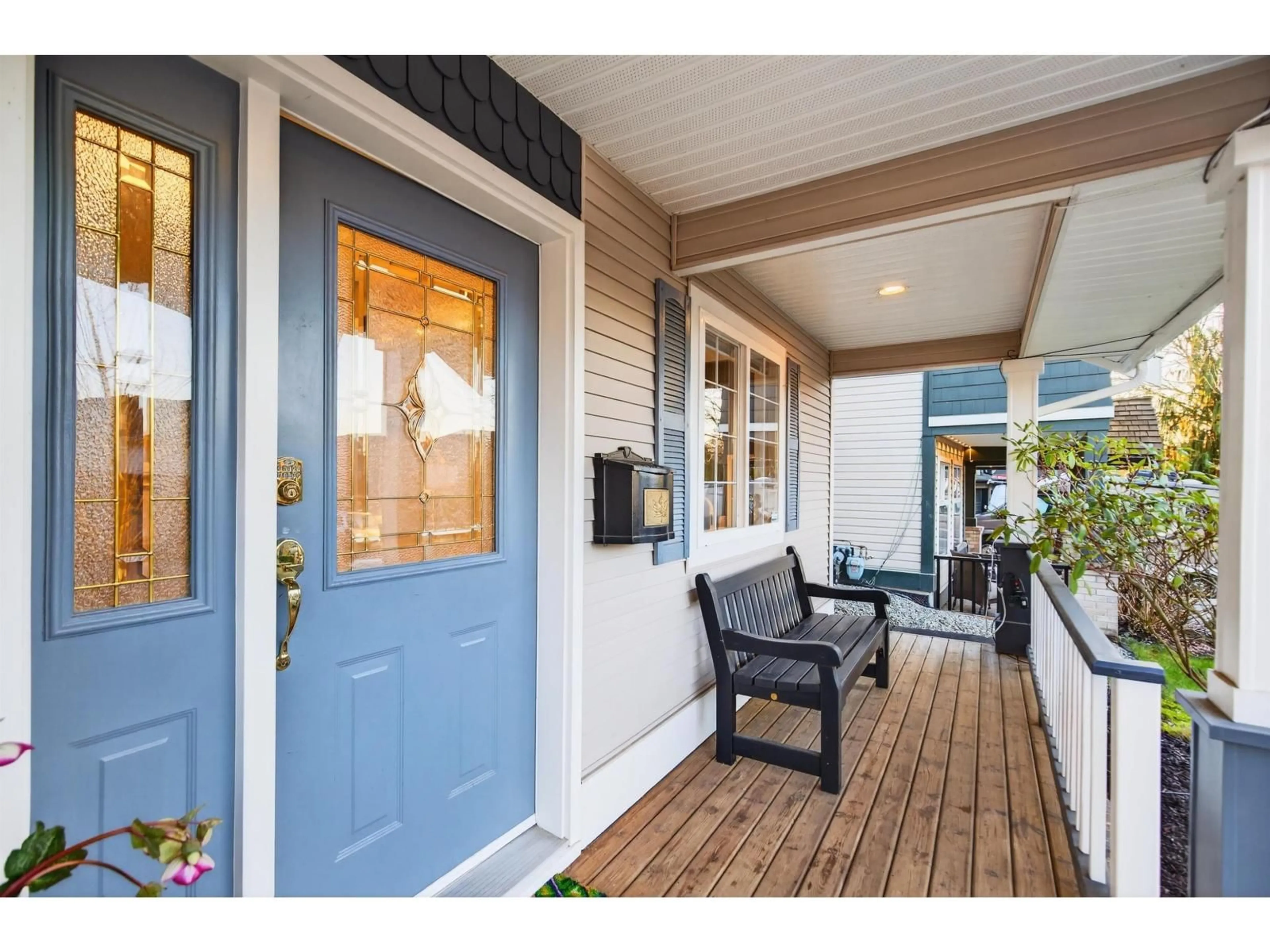 Indoor entryway for 21628 47A AVENUE, Langley British Columbia V3A8S2