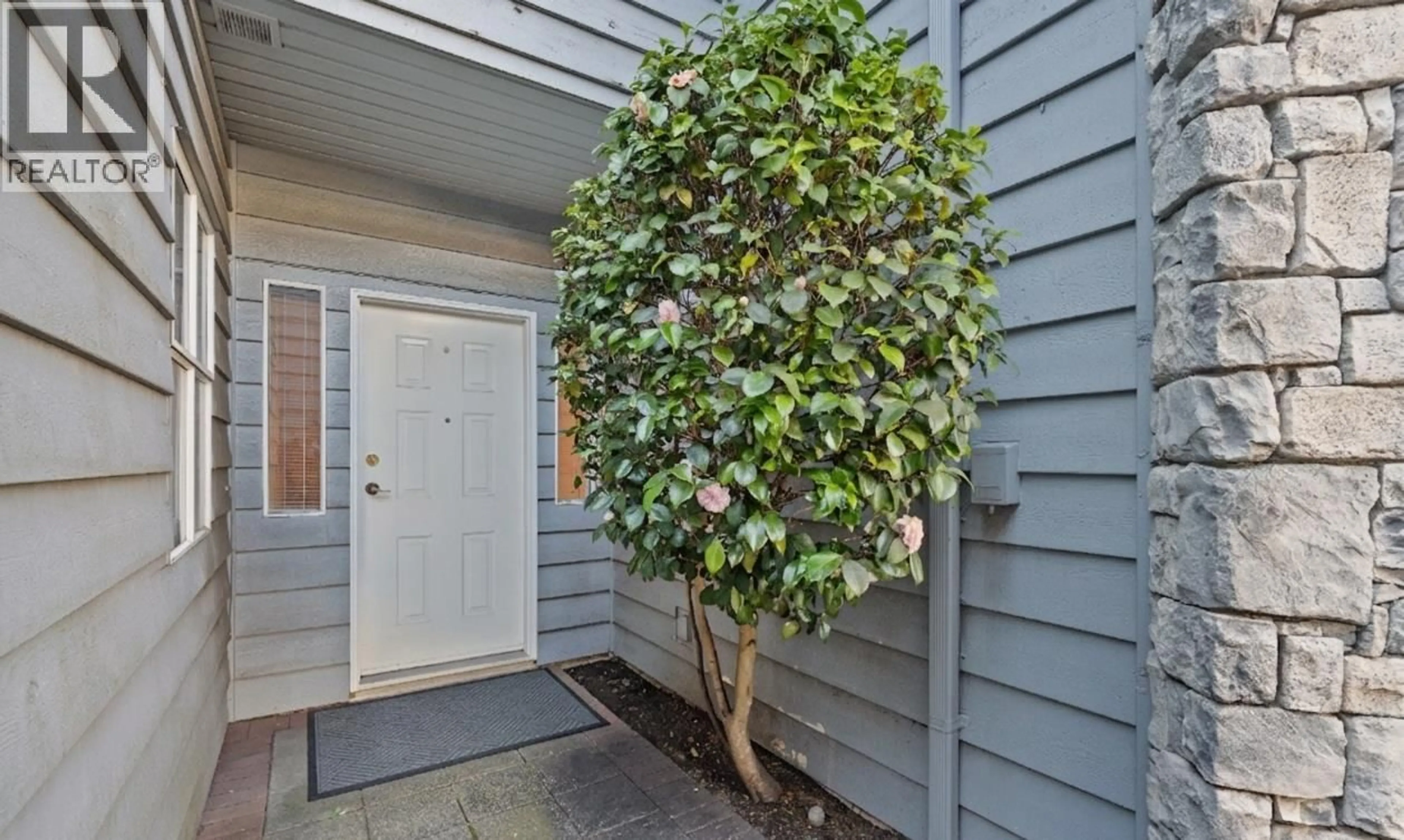 Indoor entryway for 27 - 7695 ST. ALBANS ROAD, Richmond British Columbia V6Y3W8