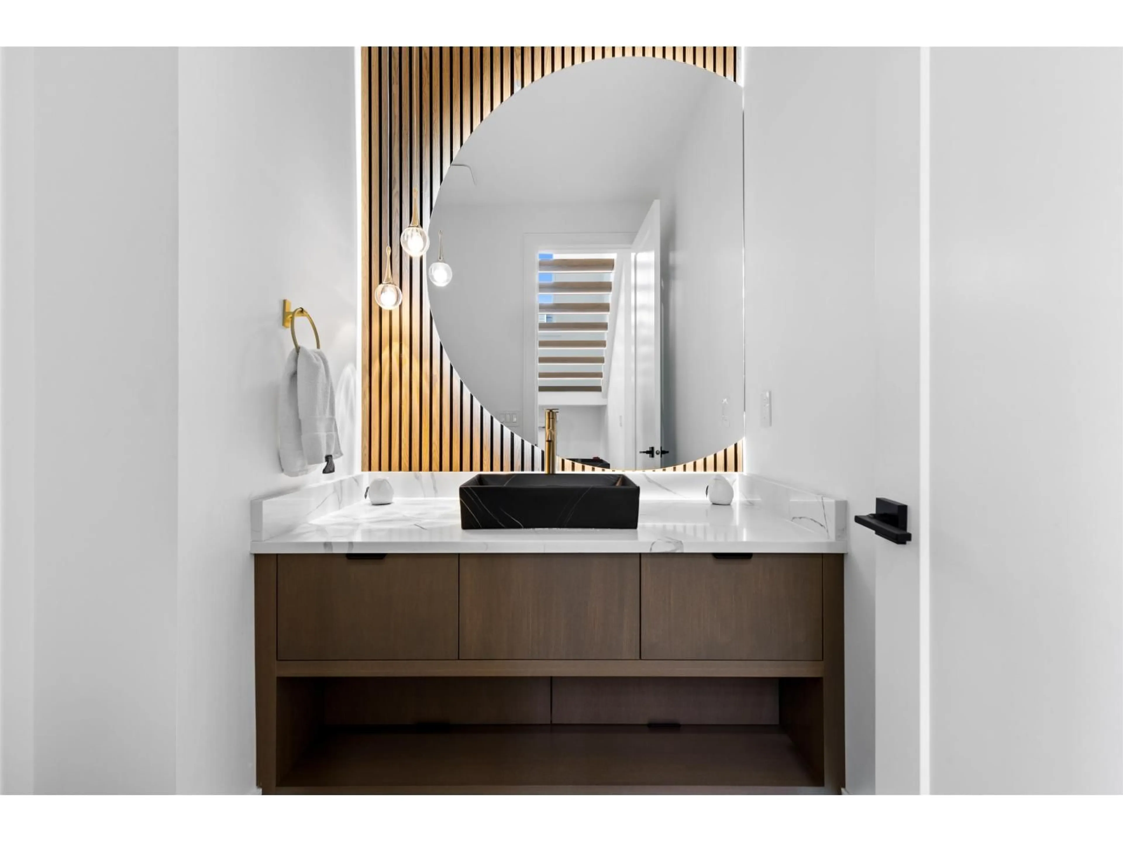 Contemporary bathroom, unknown for 8784 BROOKE ROAD, Delta British Columbia V4C4G4