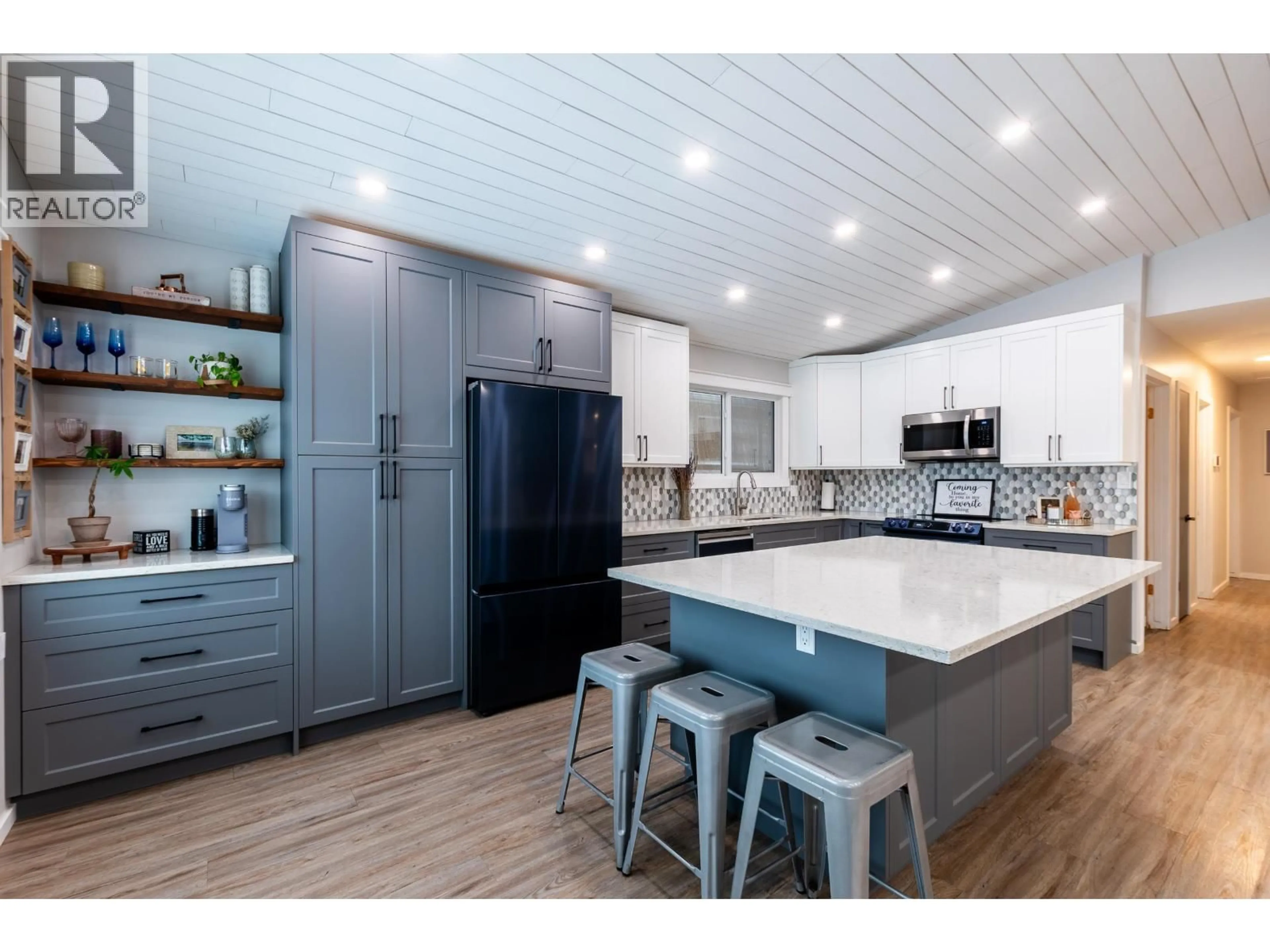 Open concept kitchen, unknown for 193 MCKINLEY CRESCENT, Prince George British Columbia V2M4S3