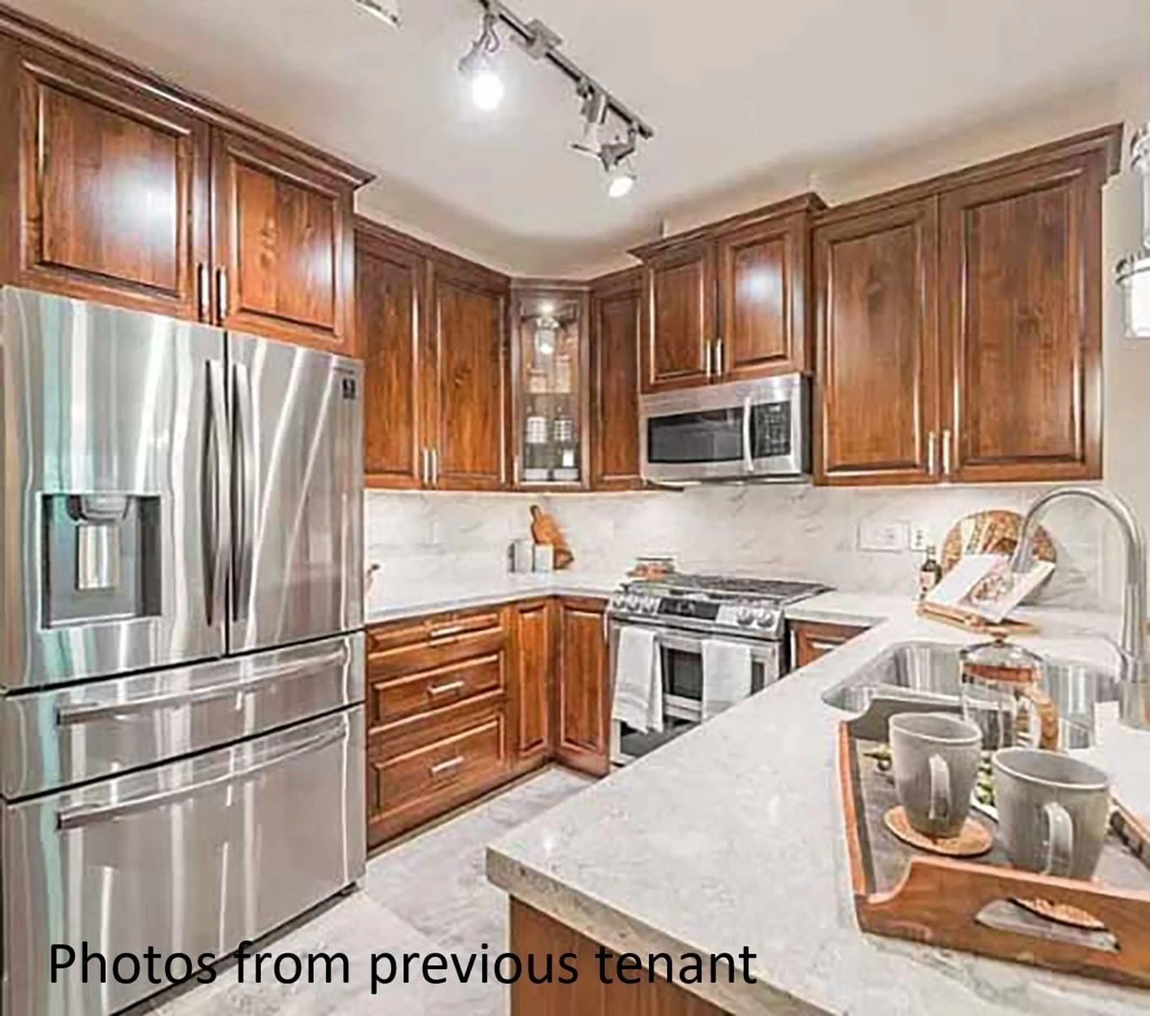 Open concept kitchen, ceramic/tile floor for 208 - 20325 85 AVENUE, Langley British Columbia V3Y2C2