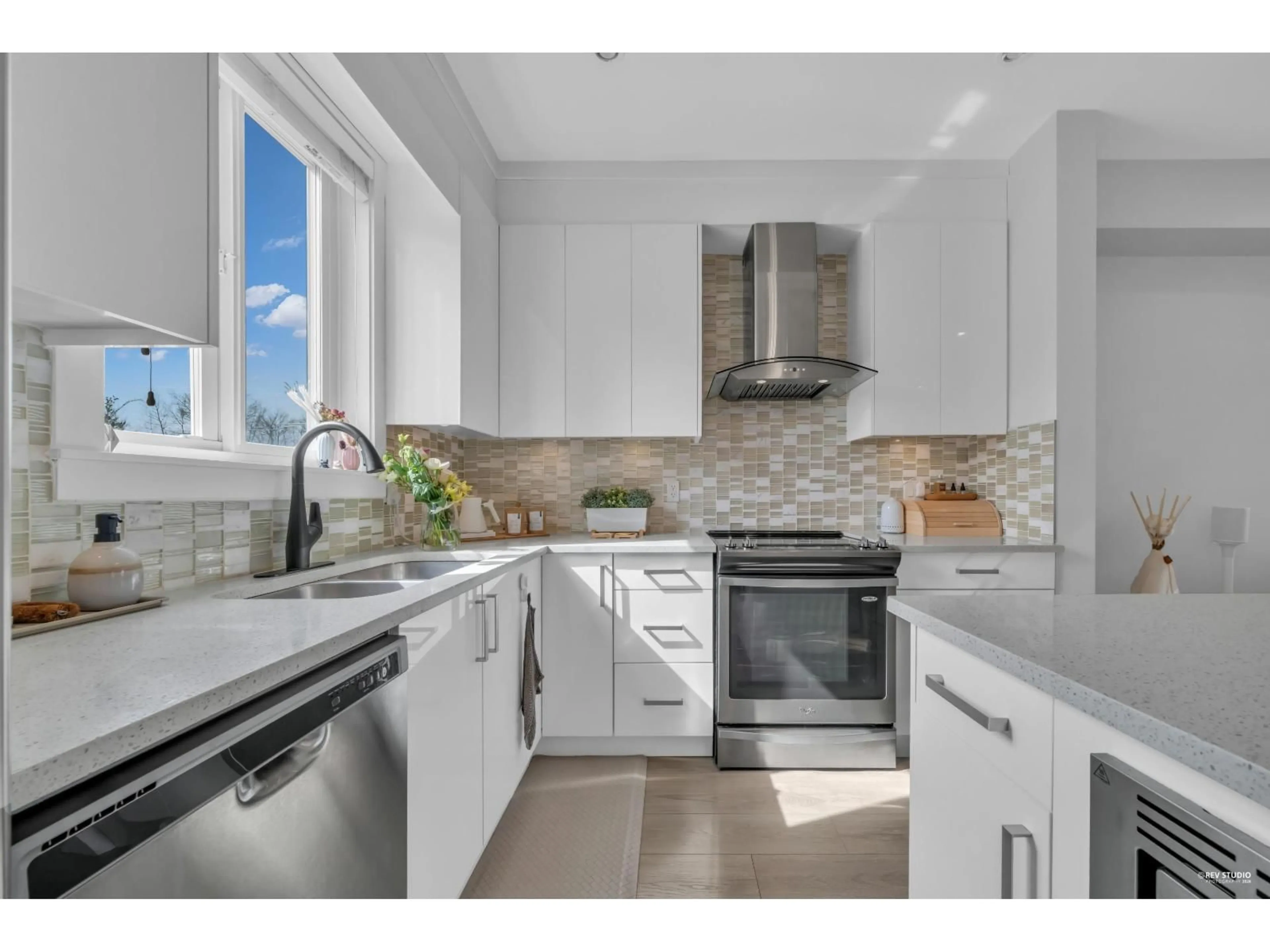 Open concept kitchen, ceramic/tile floor for 34 - 20856 76 AVENUE, Langley British Columbia V2Y0S7