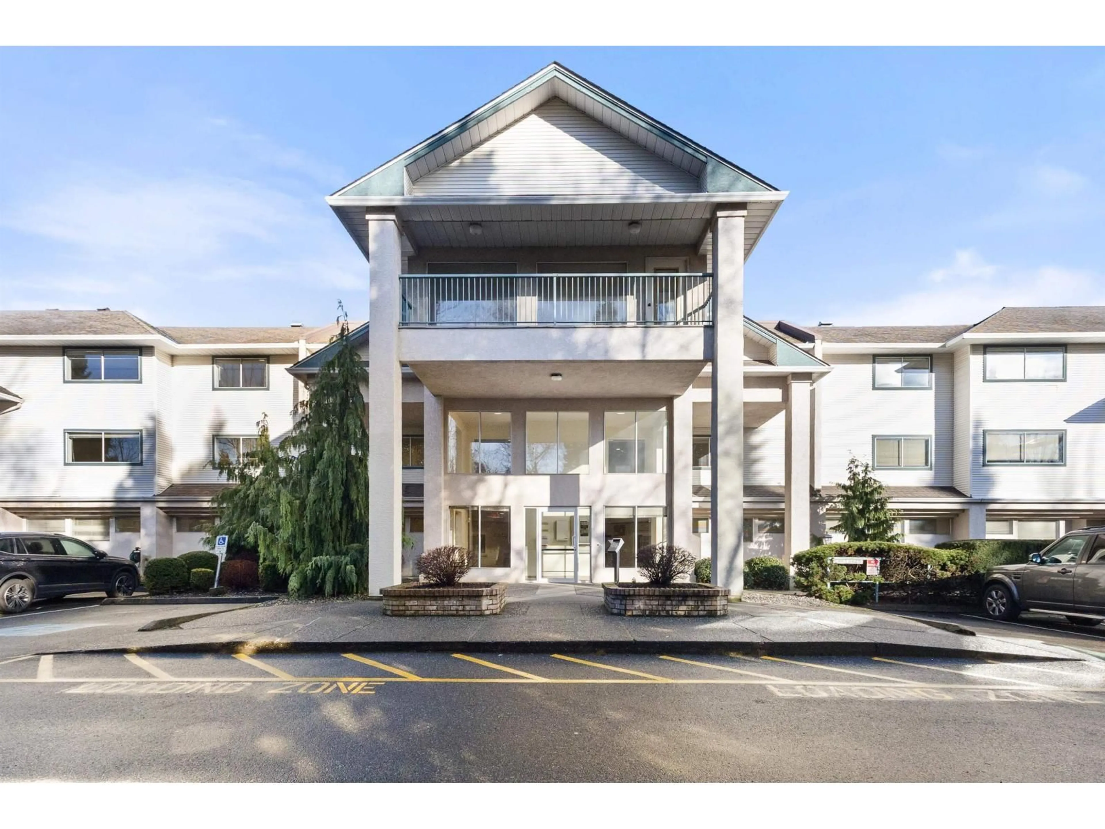 Indoor foyer for 119 - 1755 SALTON ROAD, Abbotsford British Columbia V2S7C5