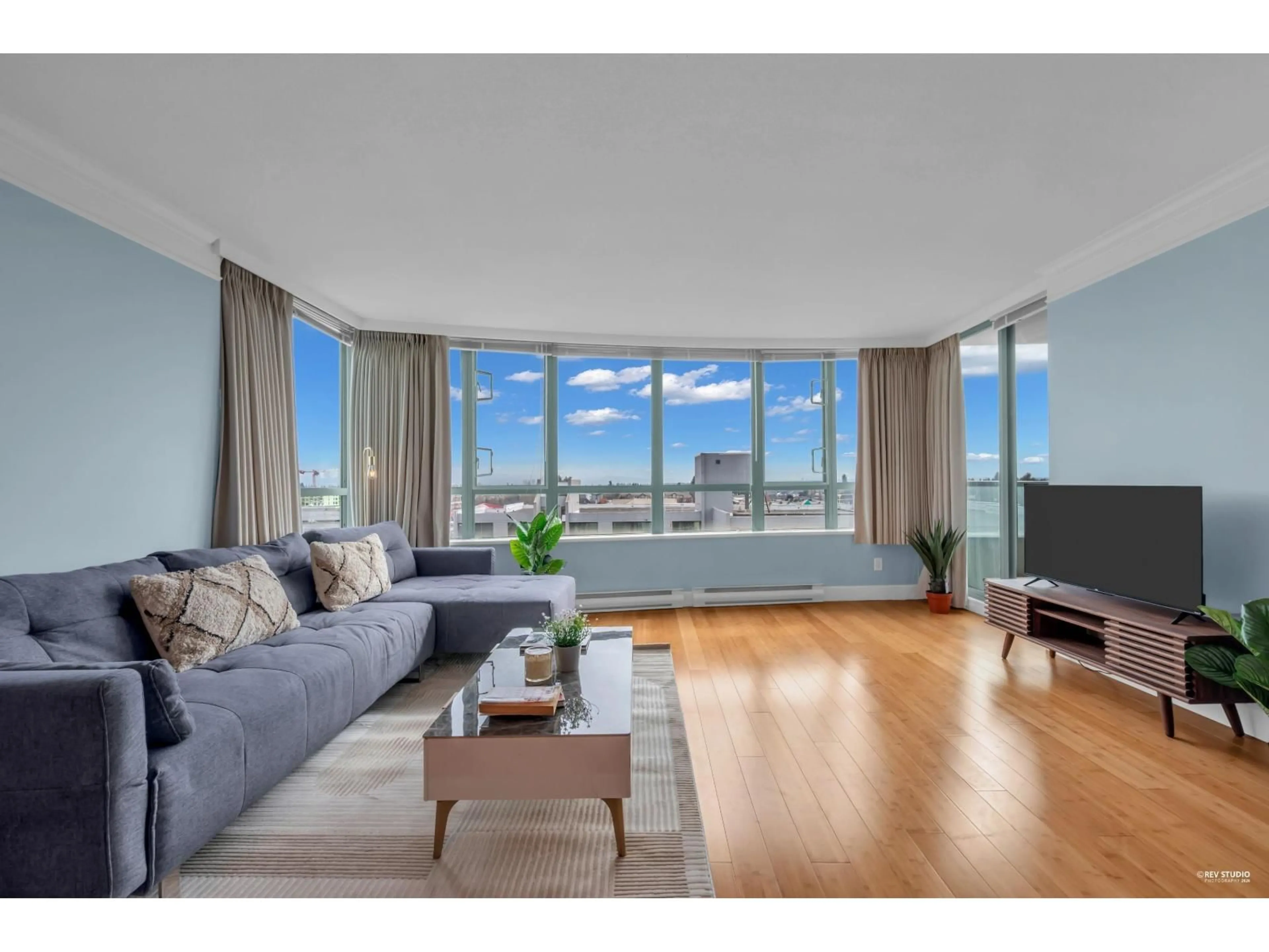 Living room with furniture, unknown for 1003 - 15038 101 AVENUE, Surrey British Columbia V3R0N2