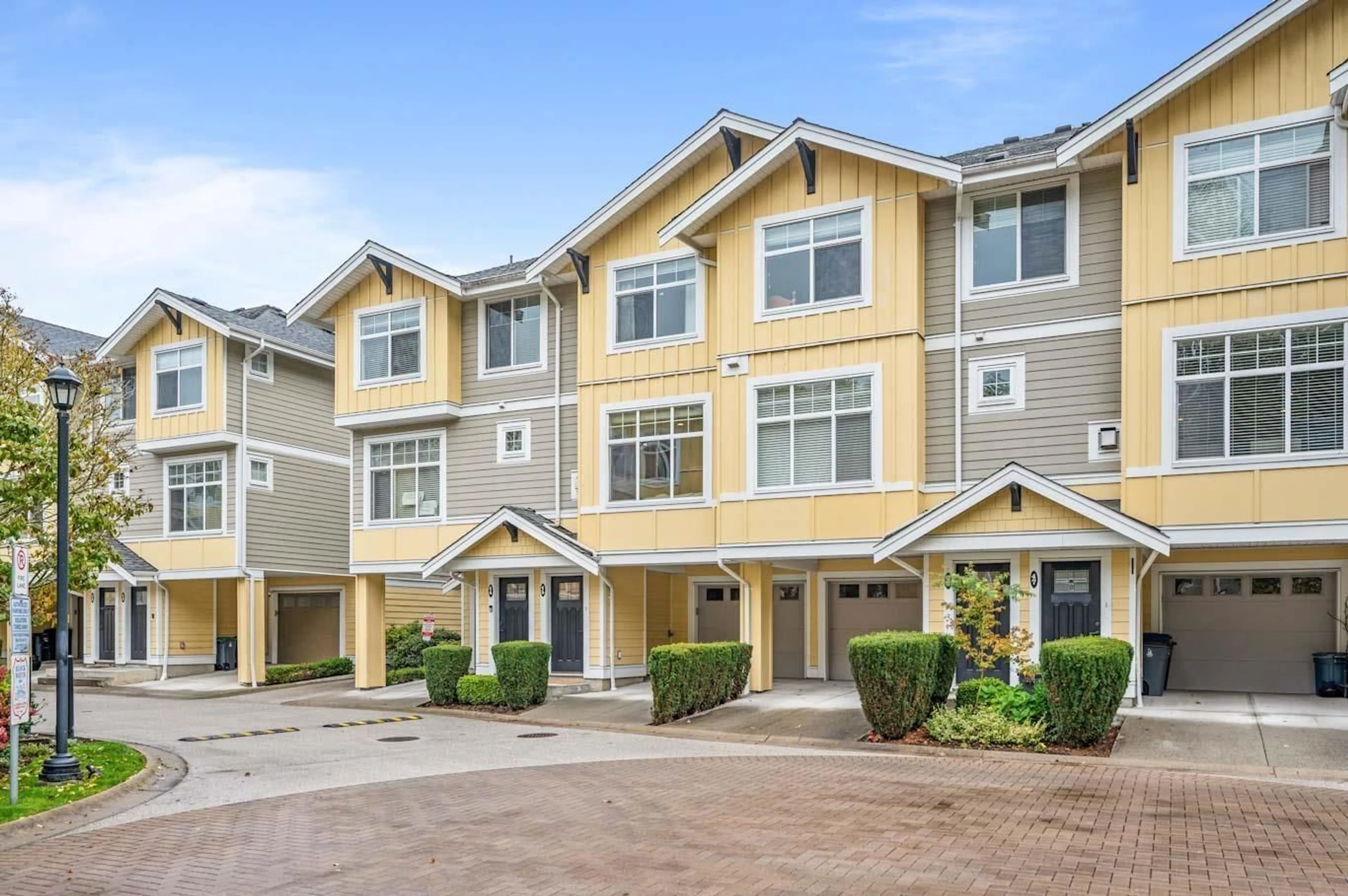 Home with vinyl exterior material, street for 45 - 17171 2B AVENUE, Surrey British Columbia V3Z9R1