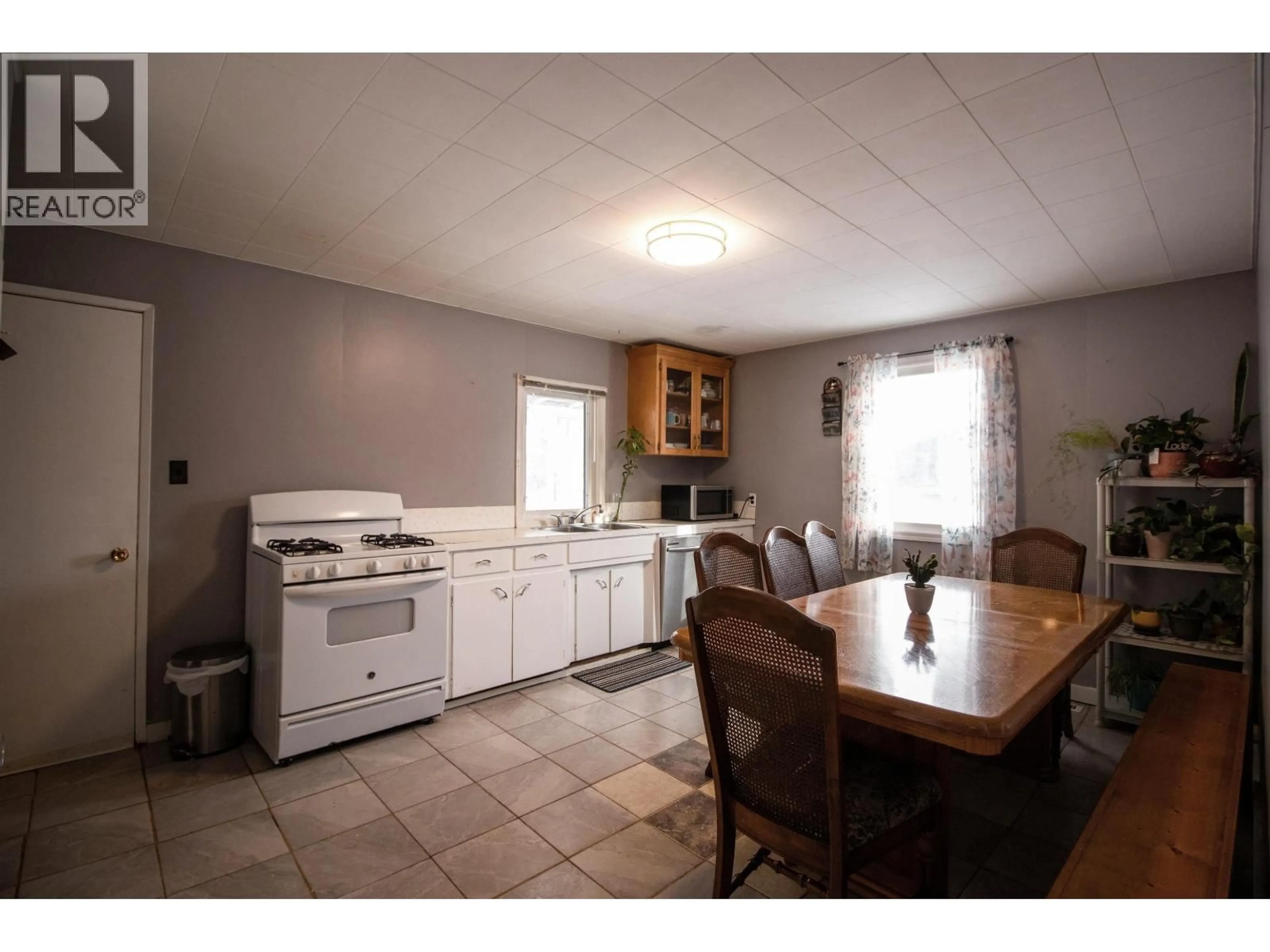 Unknown for 10220 96 AVENUE, Fort St. John British Columbia V1J1L4