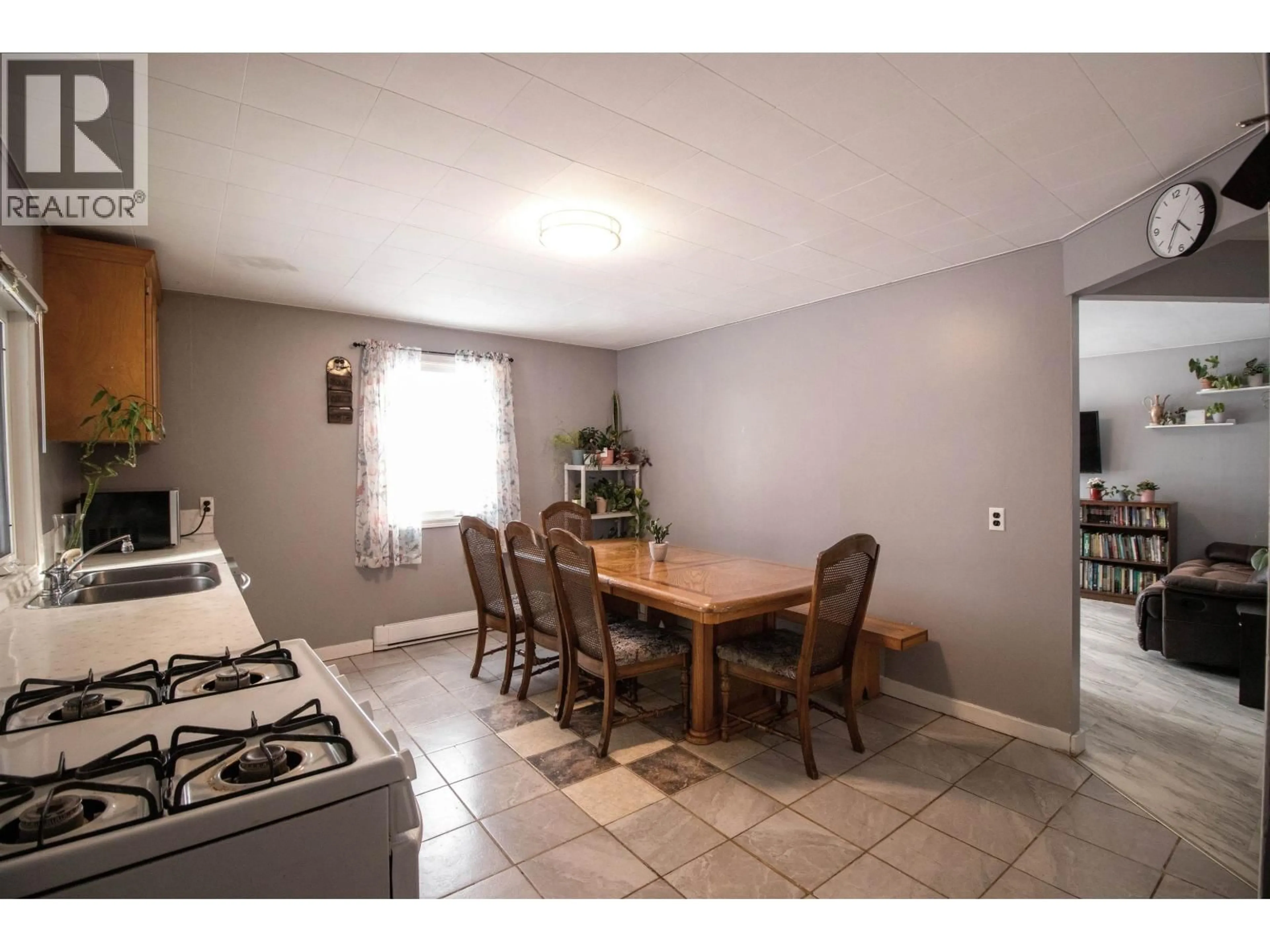 Unknown for 10220 96 AVENUE, Fort St. John British Columbia V1J1L4