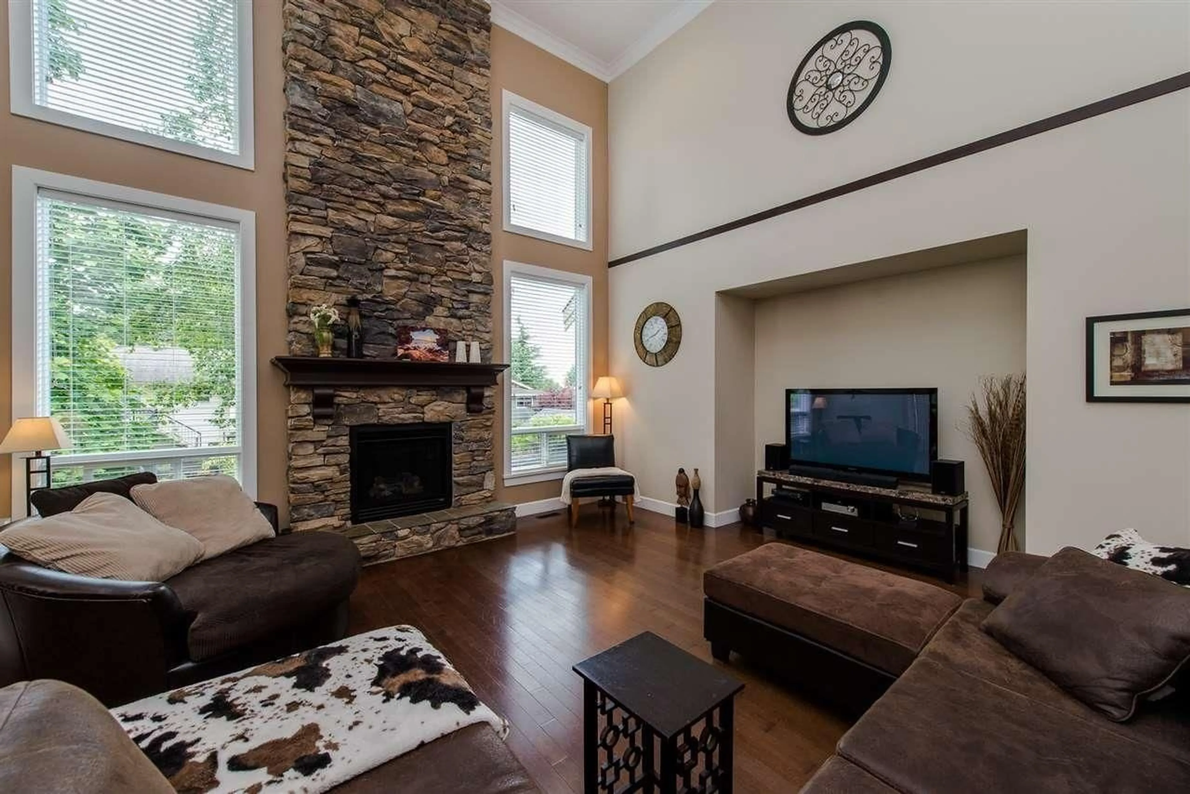 Living room with furniture, unknown for 3597 CREEKSTONE DRIVE, Abbotsford British Columbia V2S0A1