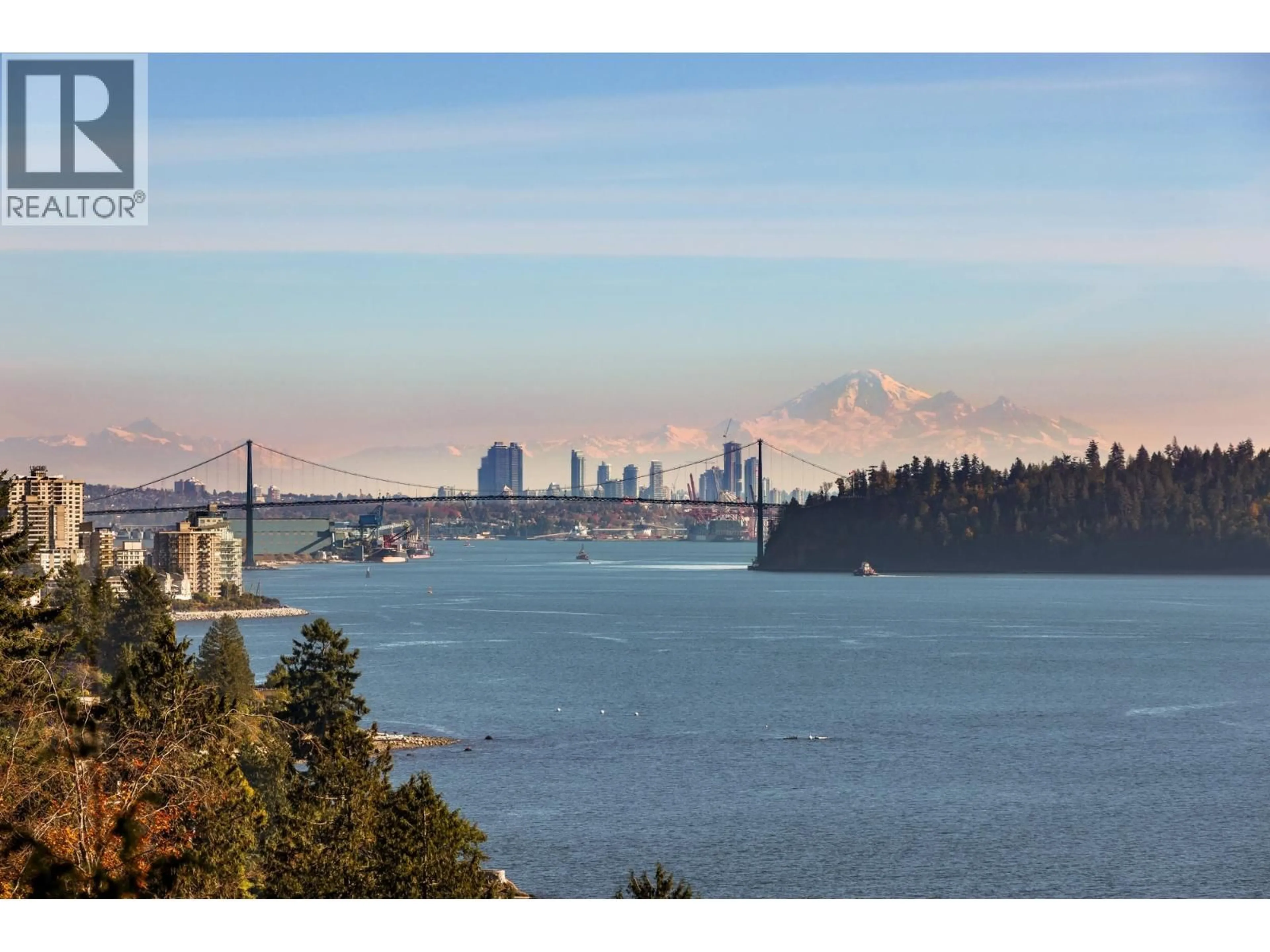 Blurry image for 449 HILLCREST STREET, West Vancouver British Columbia V7V2L8