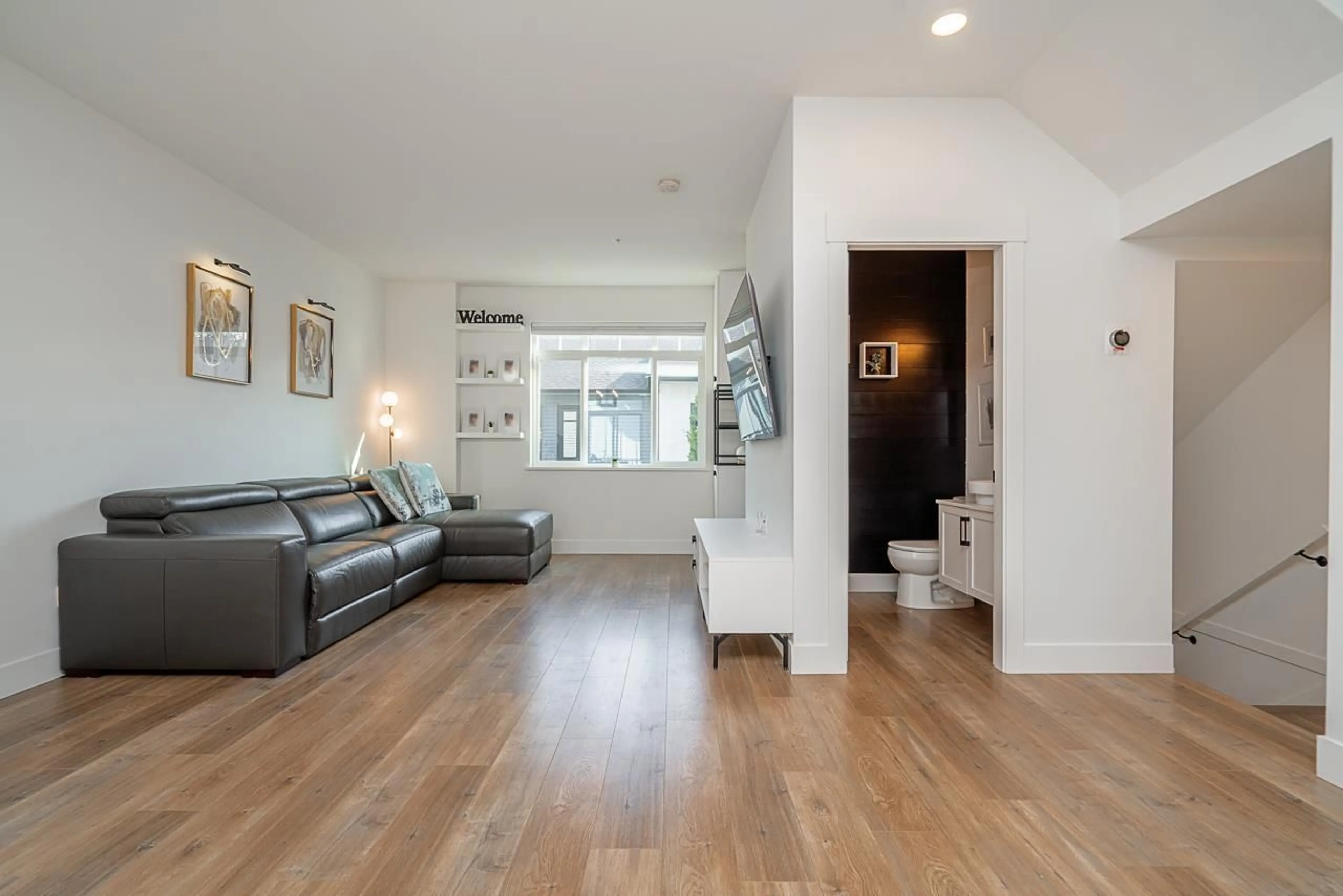 Living room with furniture, unknown for 19 - 6897 201 STREET, Langley British Columbia V2Y0Z3