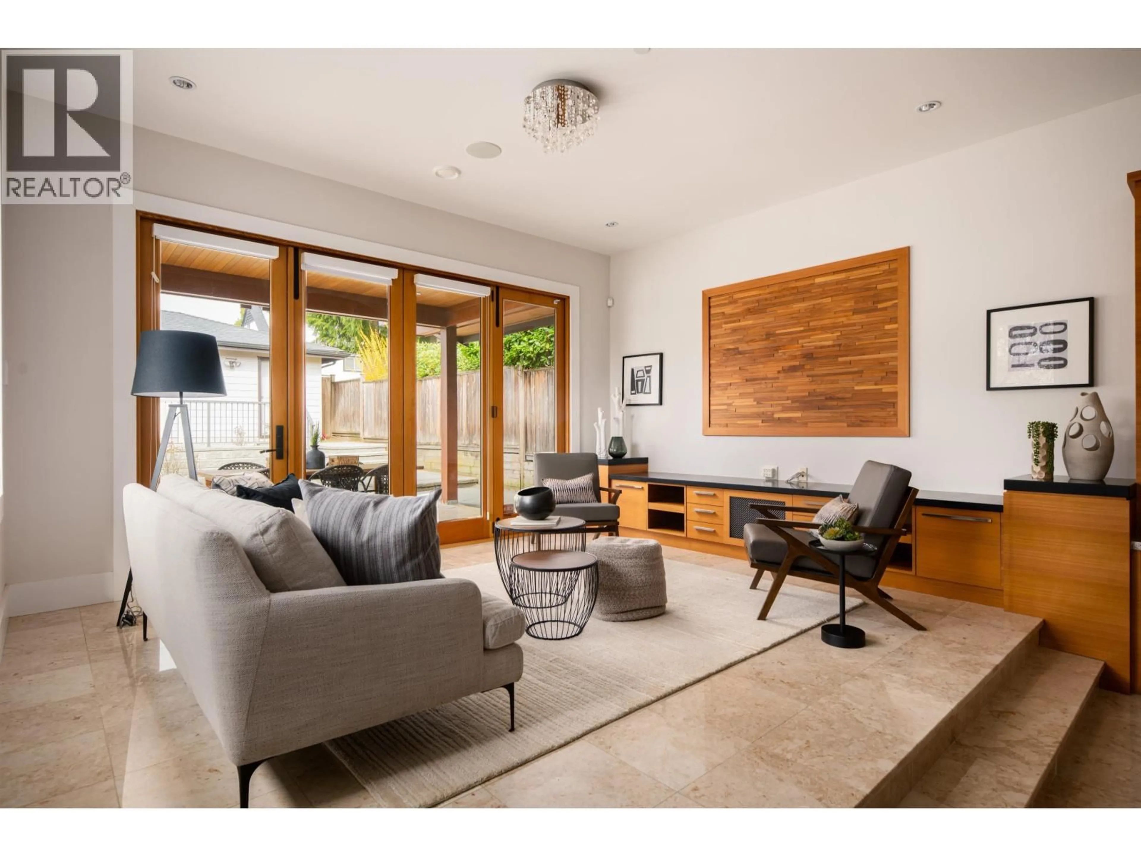 Living room with furniture, unknown for 1175 HAYWOOD AVENUE, West Vancouver British Columbia V7T1T8