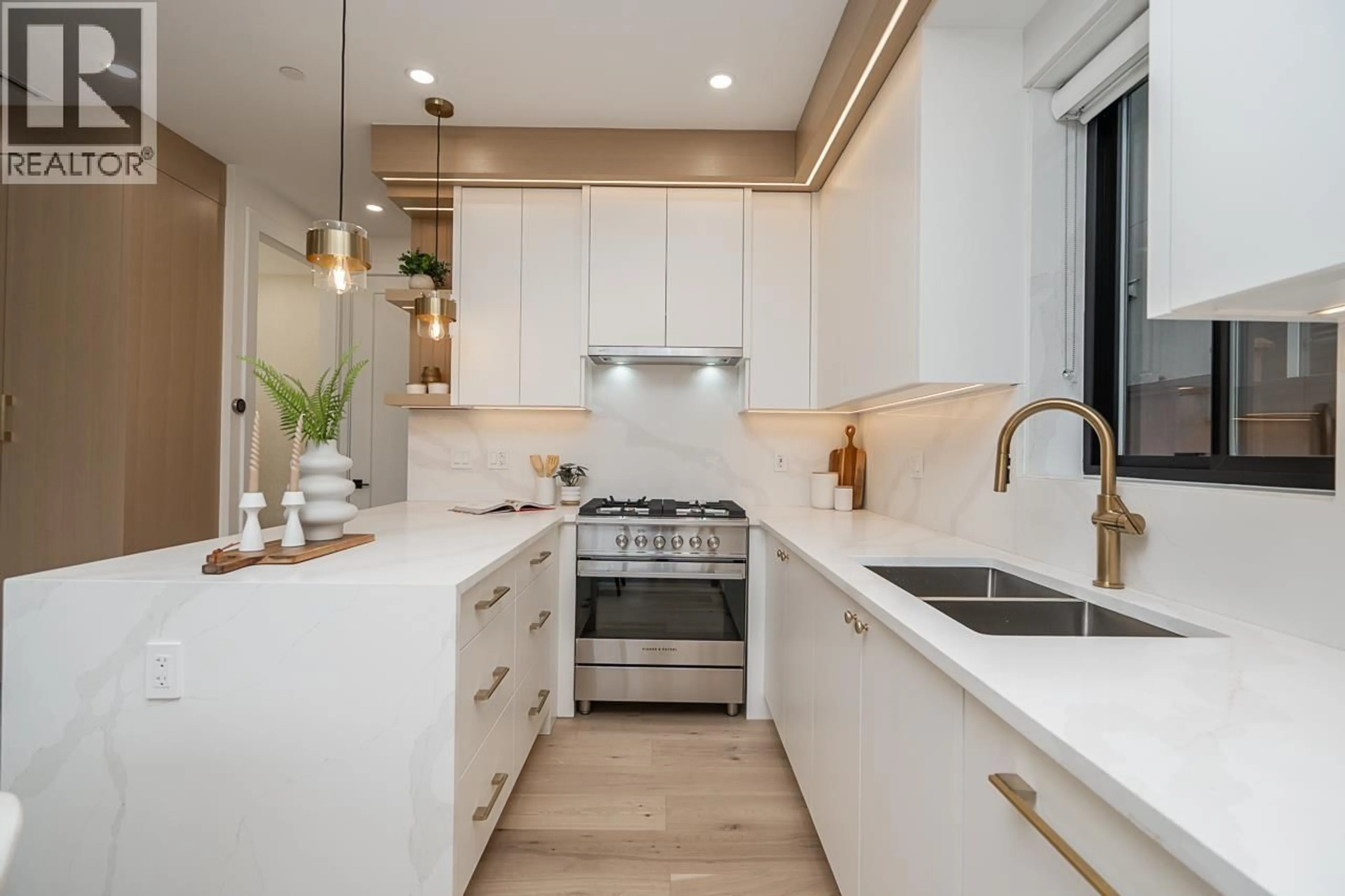 Contemporary kitchen, unknown for 2 - 150 51ST AVENUE, Vancouver British Columbia V5X1C3