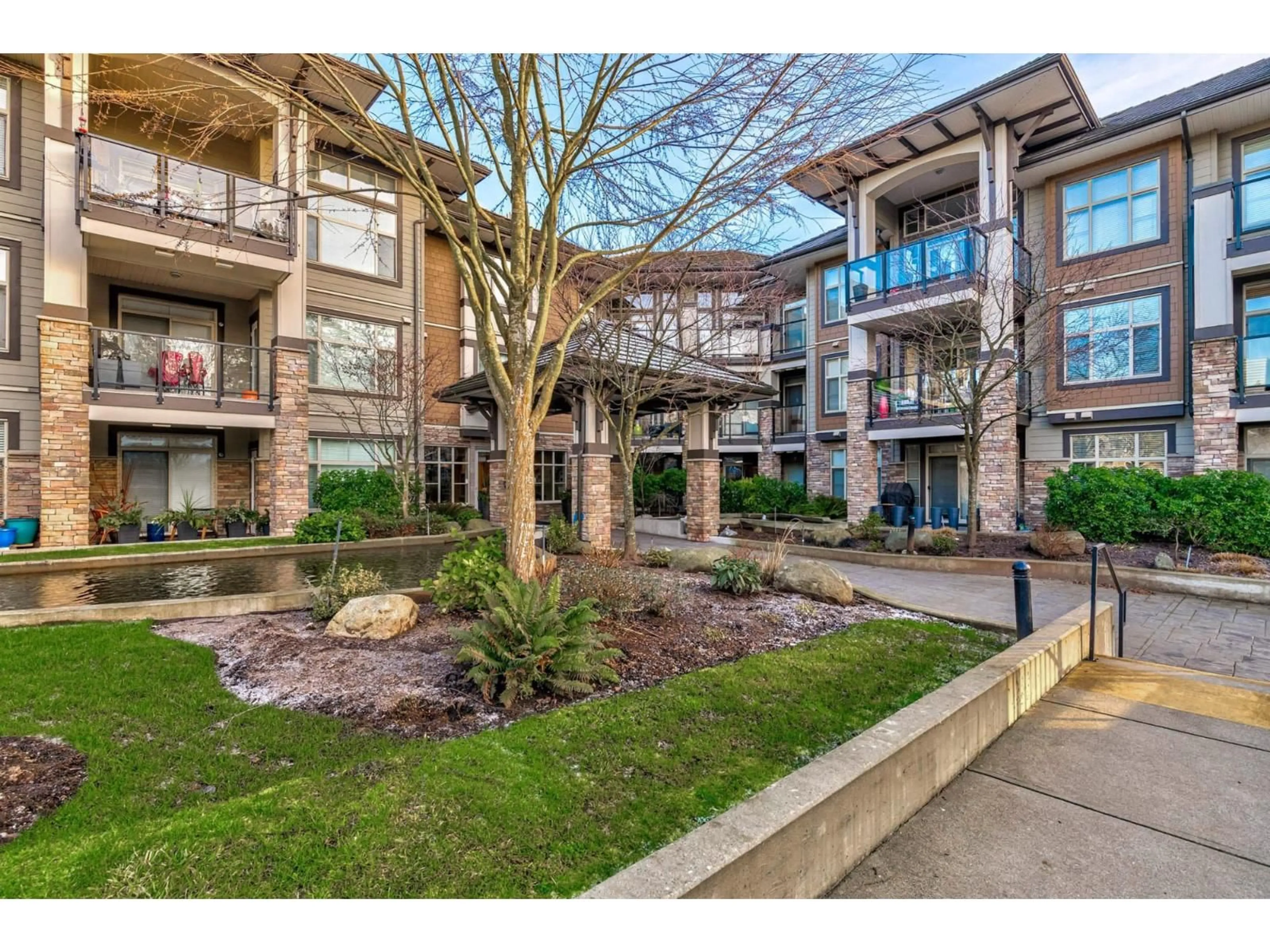 Patio, unknown for 203 - 15195 36 AVENUE, Surrey British Columbia V3S4R3