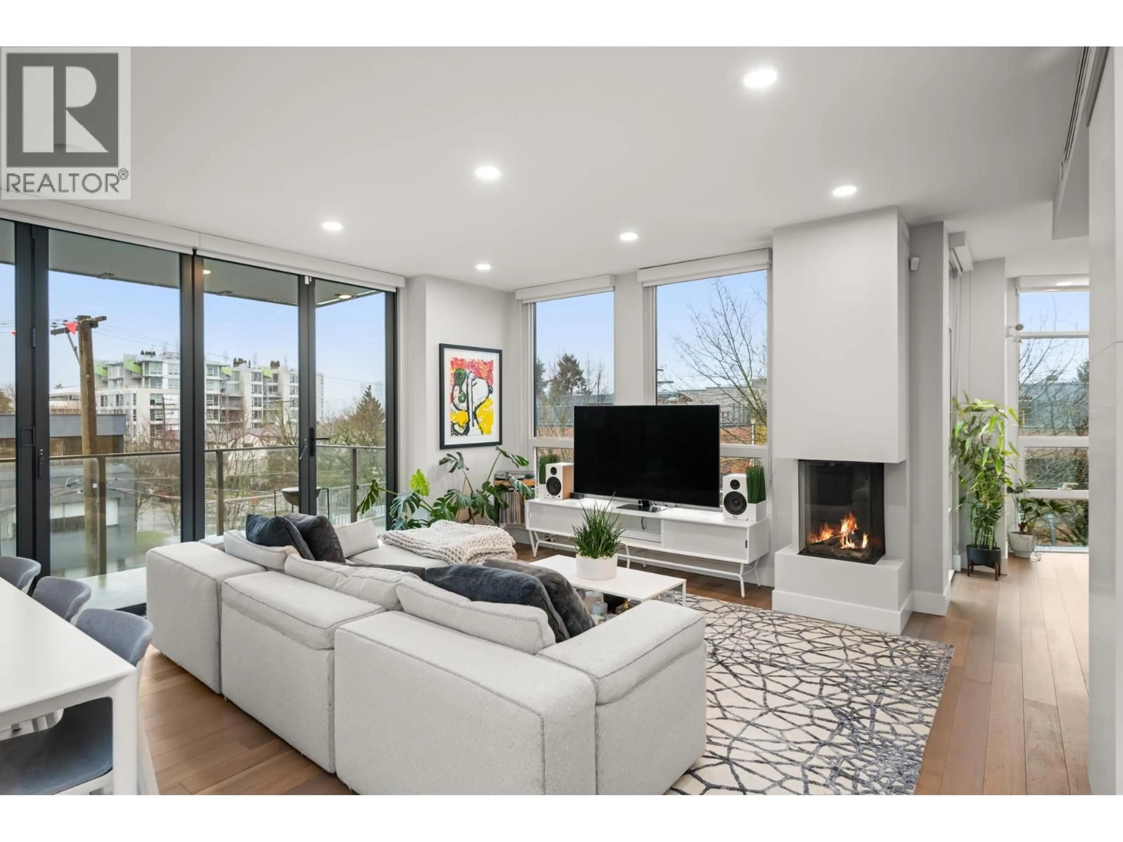 Living room with furniture, unknown for 401 - 2687 MAPLE STREET, Vancouver British Columbia V6J3T7