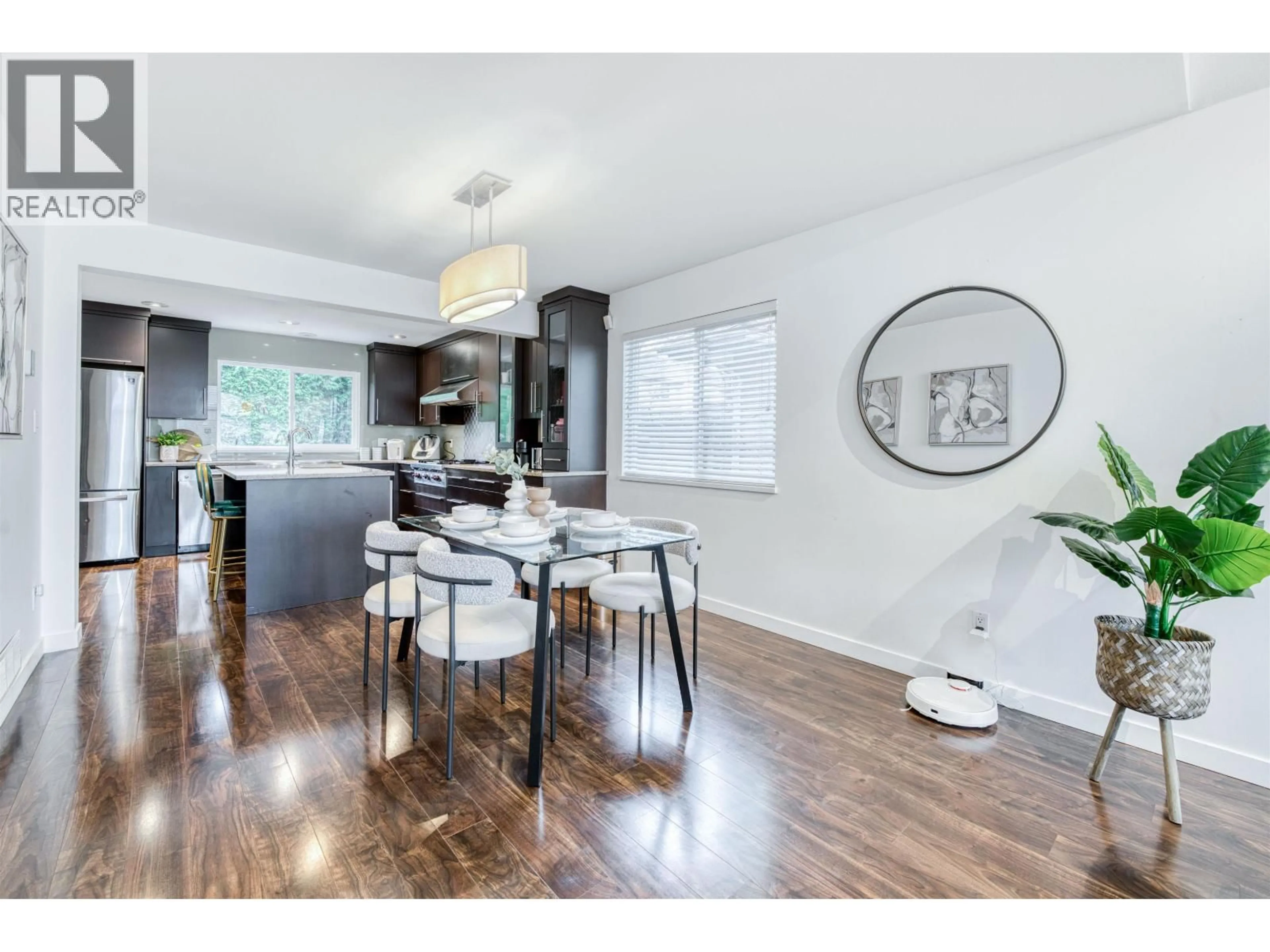 Open concept kitchen, wood/laminate floor for 12328 IMPERIAL DRIVE, Richmond British Columbia V7E6J6