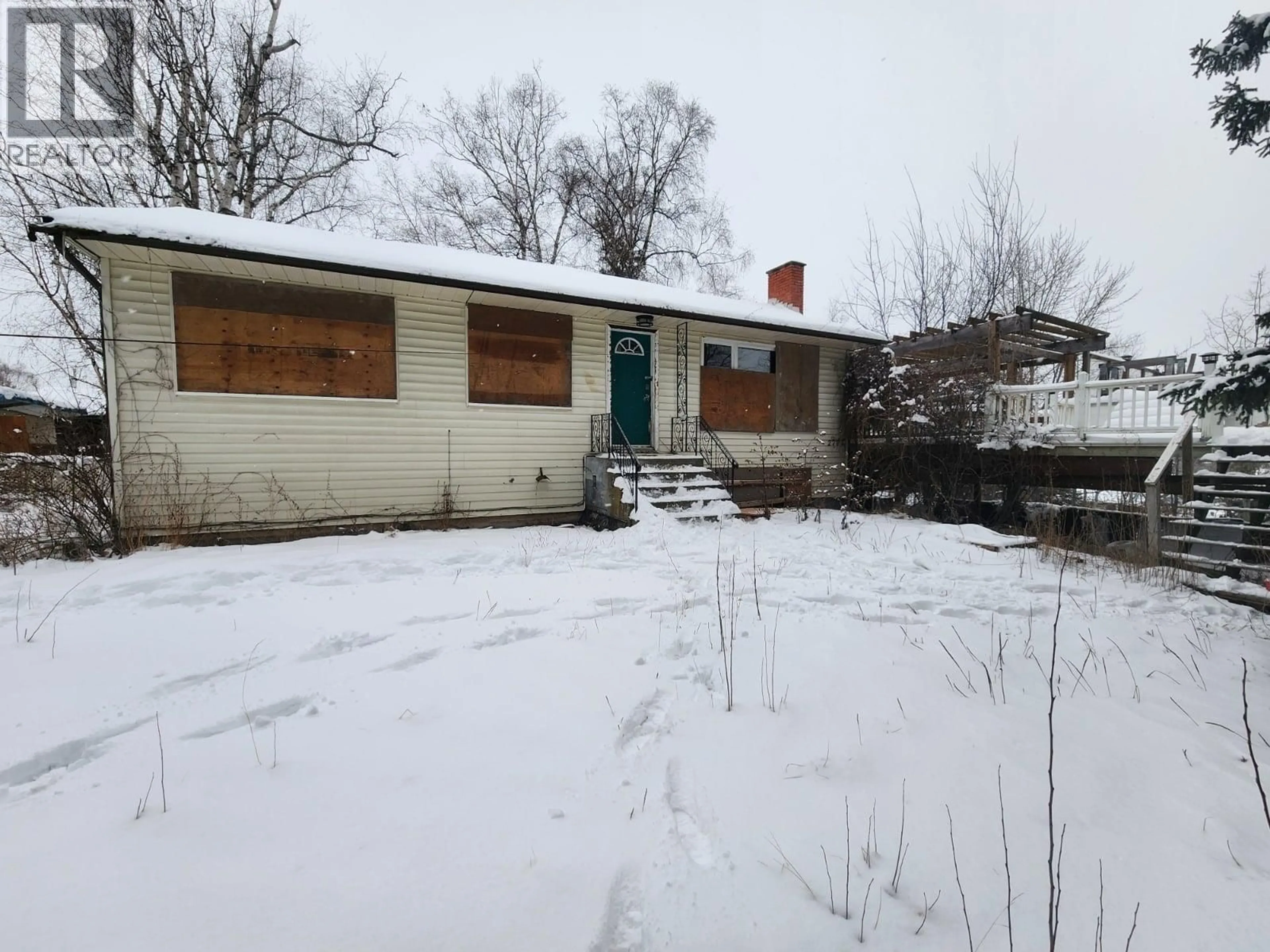 A pic from outside/outdoor area/front of a property/back of a property/a pic from drone, street for 2771 PINE STREET, Prince George British Columbia V2L2G4