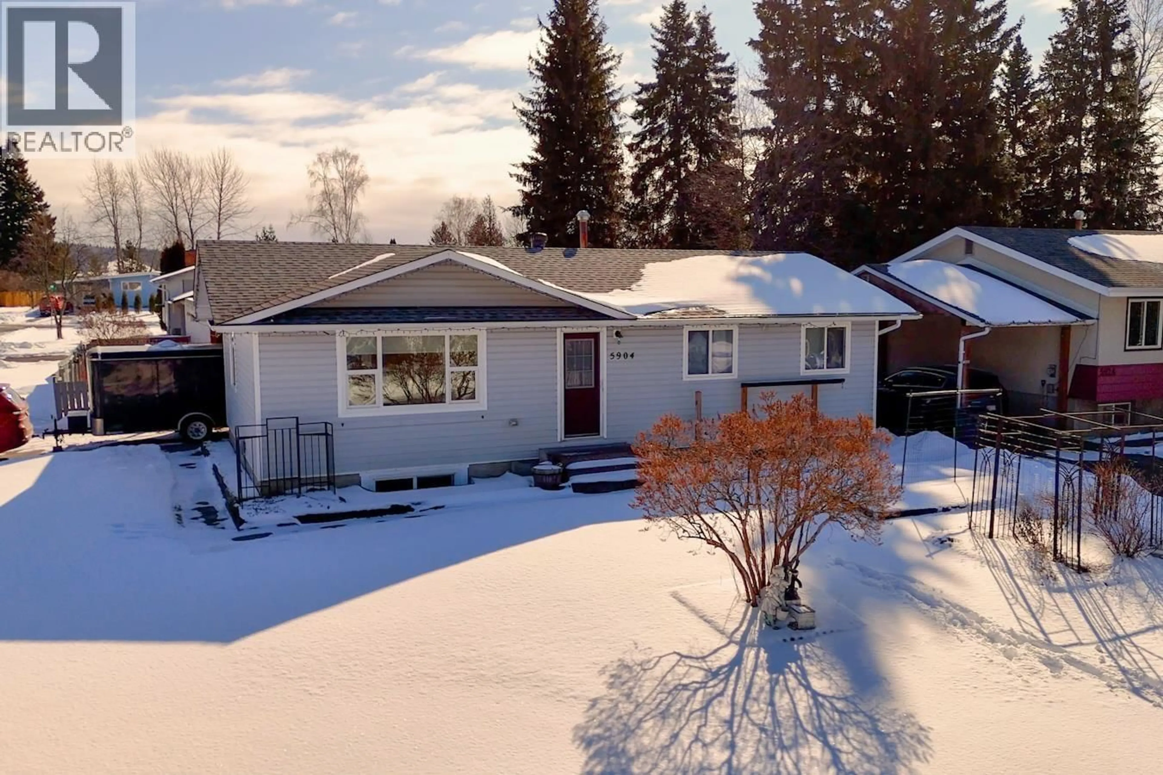 A pic from outside/outdoor area/front of a property/back of a property/a pic from drone, street for 5904 OXFORD PLACE, Prince George British Columbia V2N2E8