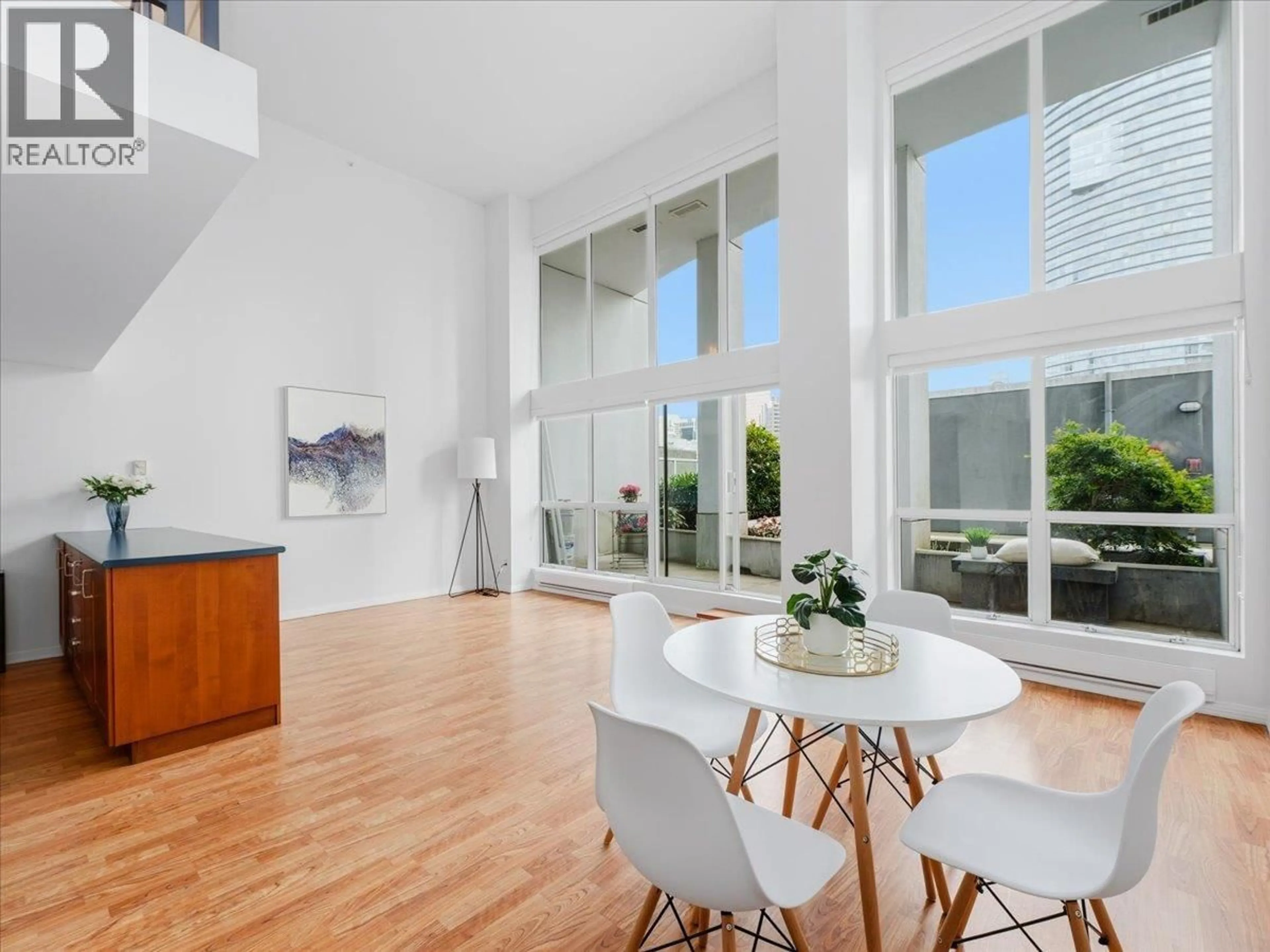 Unknown for 512 - 933 SEYMOUR STREET, Vancouver British Columbia V6B6L6