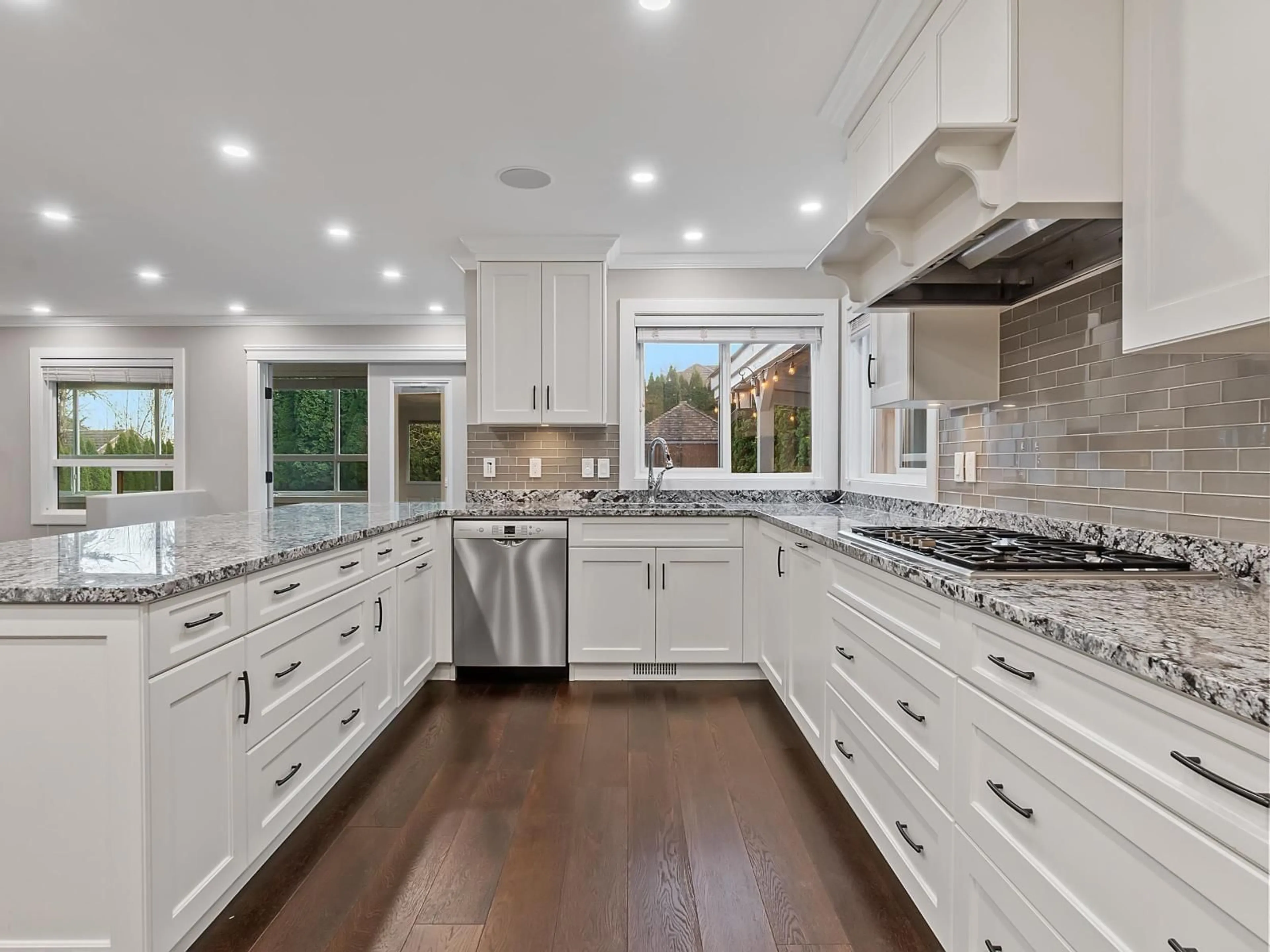 Contemporary kitchen, ceramic/tile floor for 15328 KETTLE CRESCENT NORTH, Surrey British Columbia V3S8N9