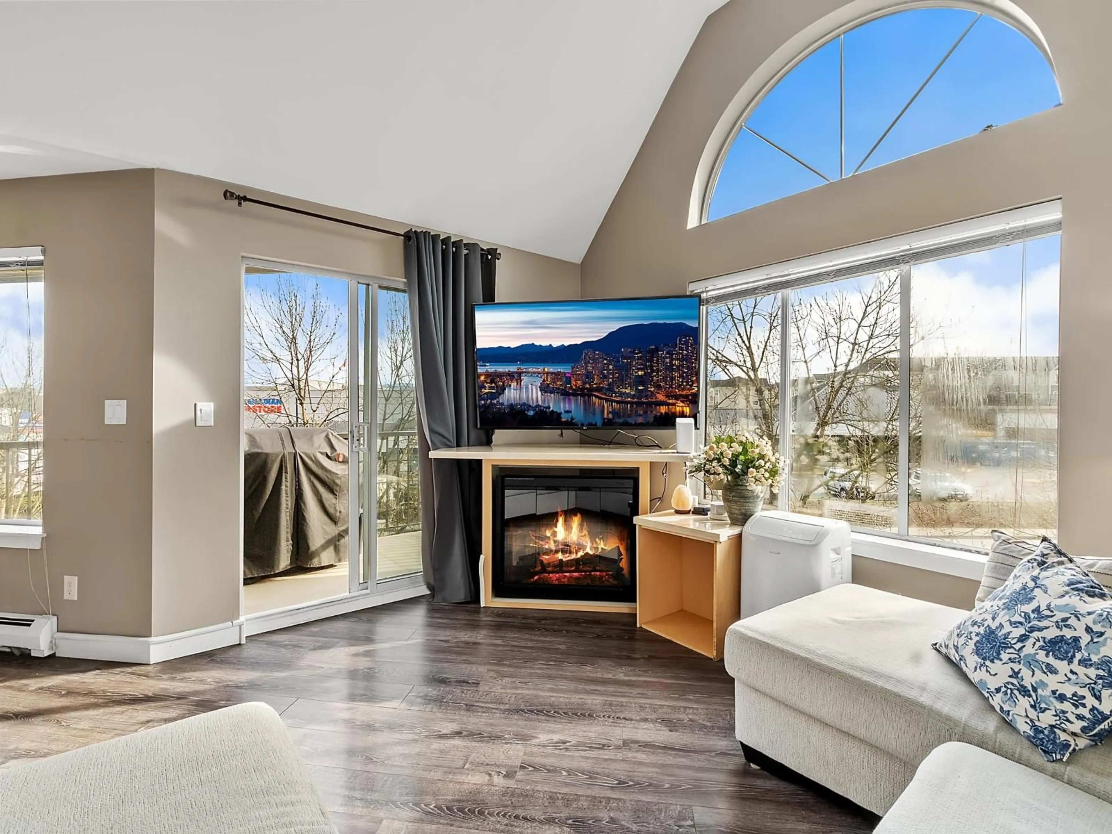 Living room with furniture, unknown for 315 - 32725 GEORGE FERGUSON WAY, Abbotsford British Columbia V2T5M5