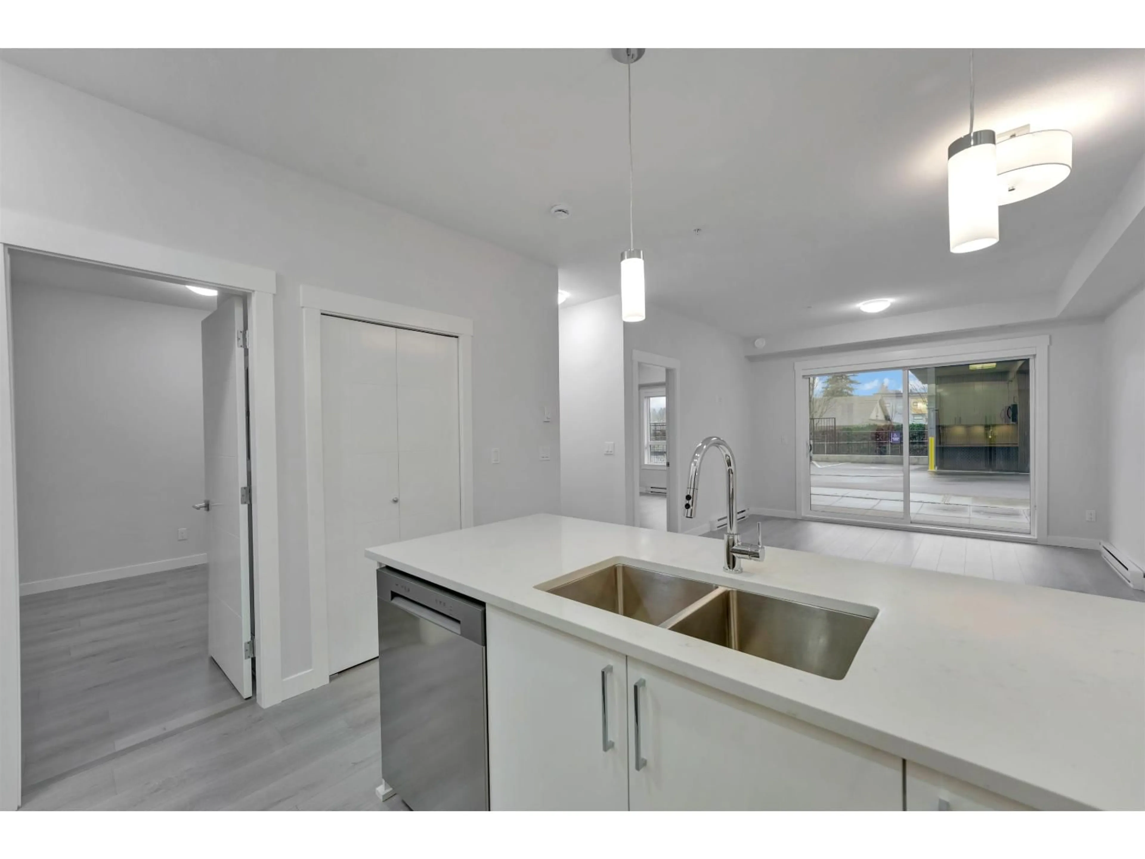 Unknown for 104 - 33886 PINE STREET, Abbotsford British Columbia V2S0N9