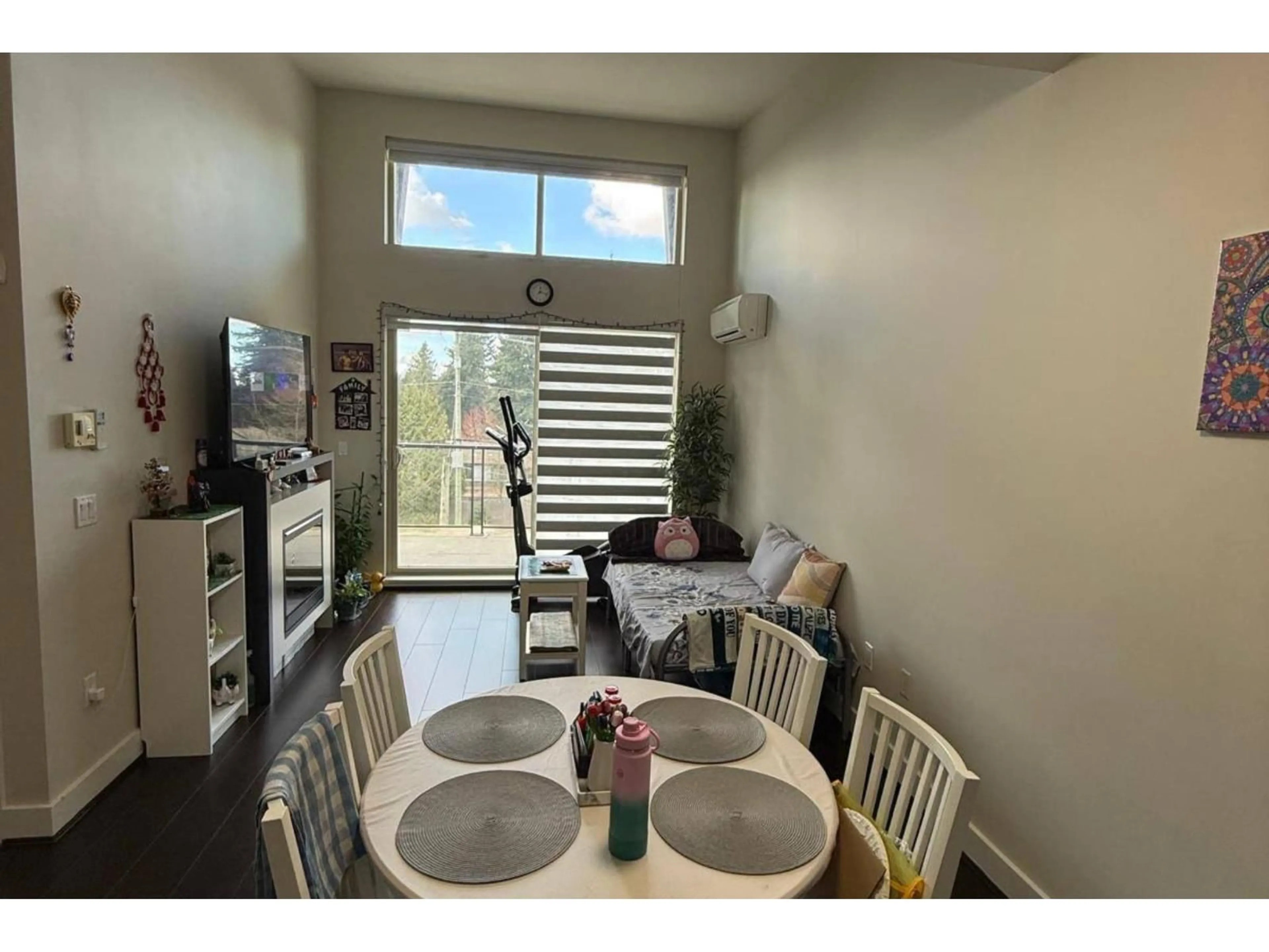 A pic of a room for 412 - 6628 120 STREET, Surrey British Columbia V3W1T7