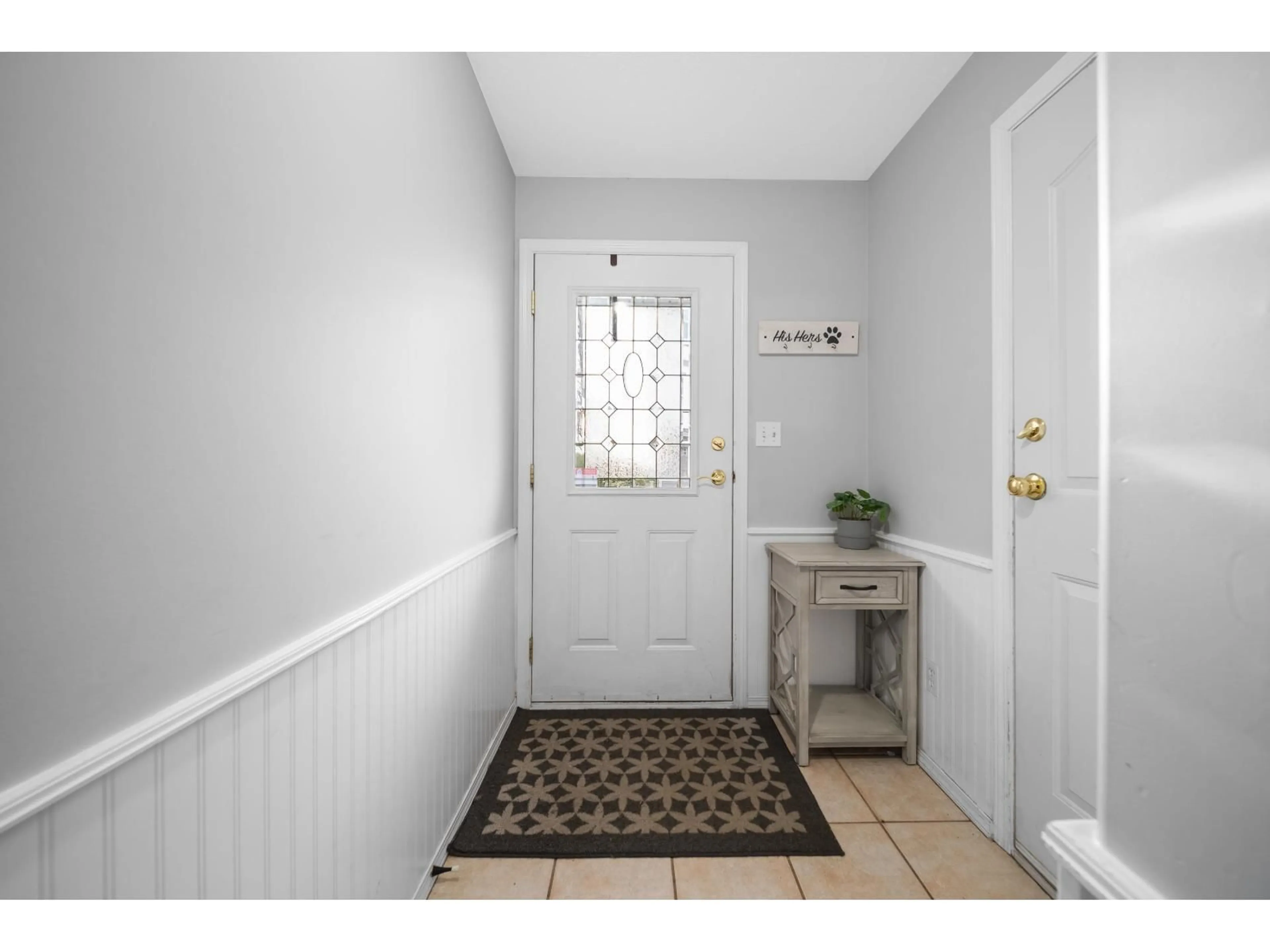 Indoor entryway for 119 - 6450 VEDDER ROAD, Chilliwack British Columbia V2R5N7