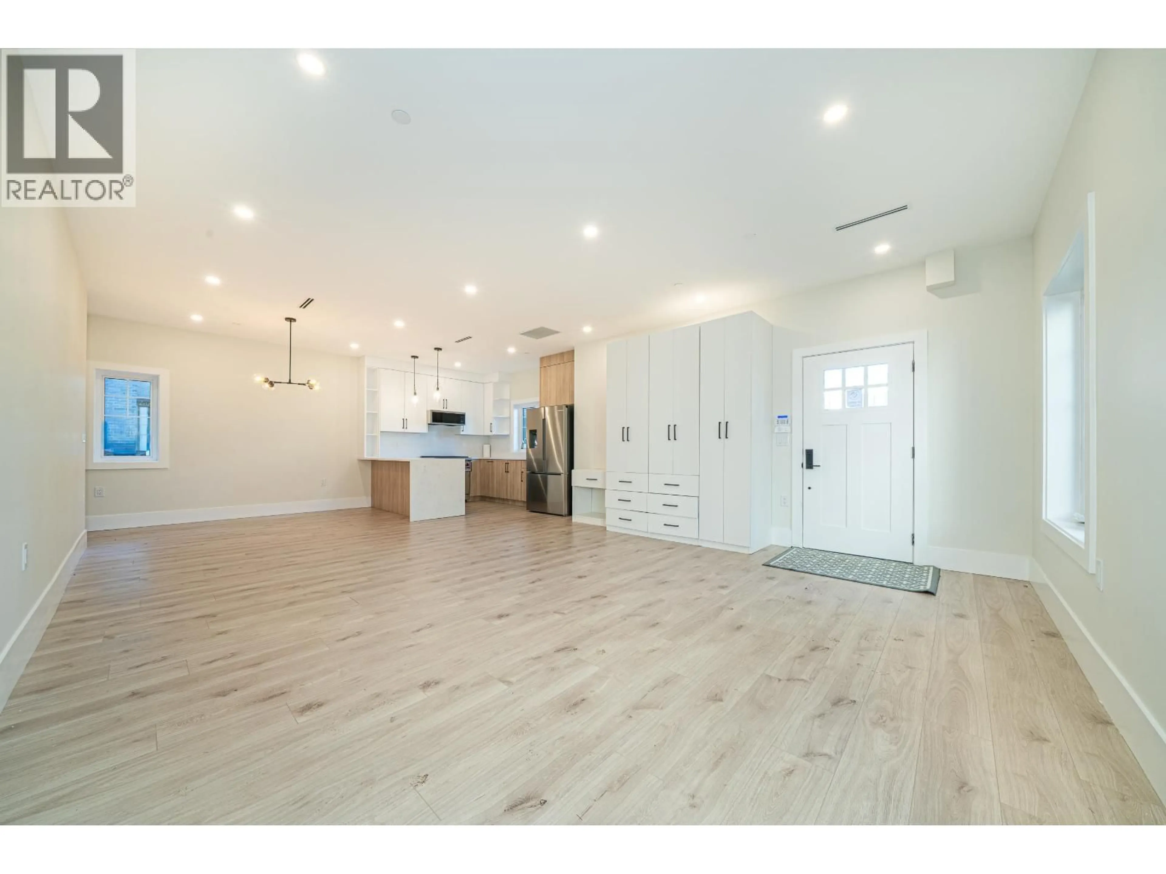 Open concept kitchen, wood/laminate floor for 972 PARK DRIVE, Vancouver British Columbia V6P2J4