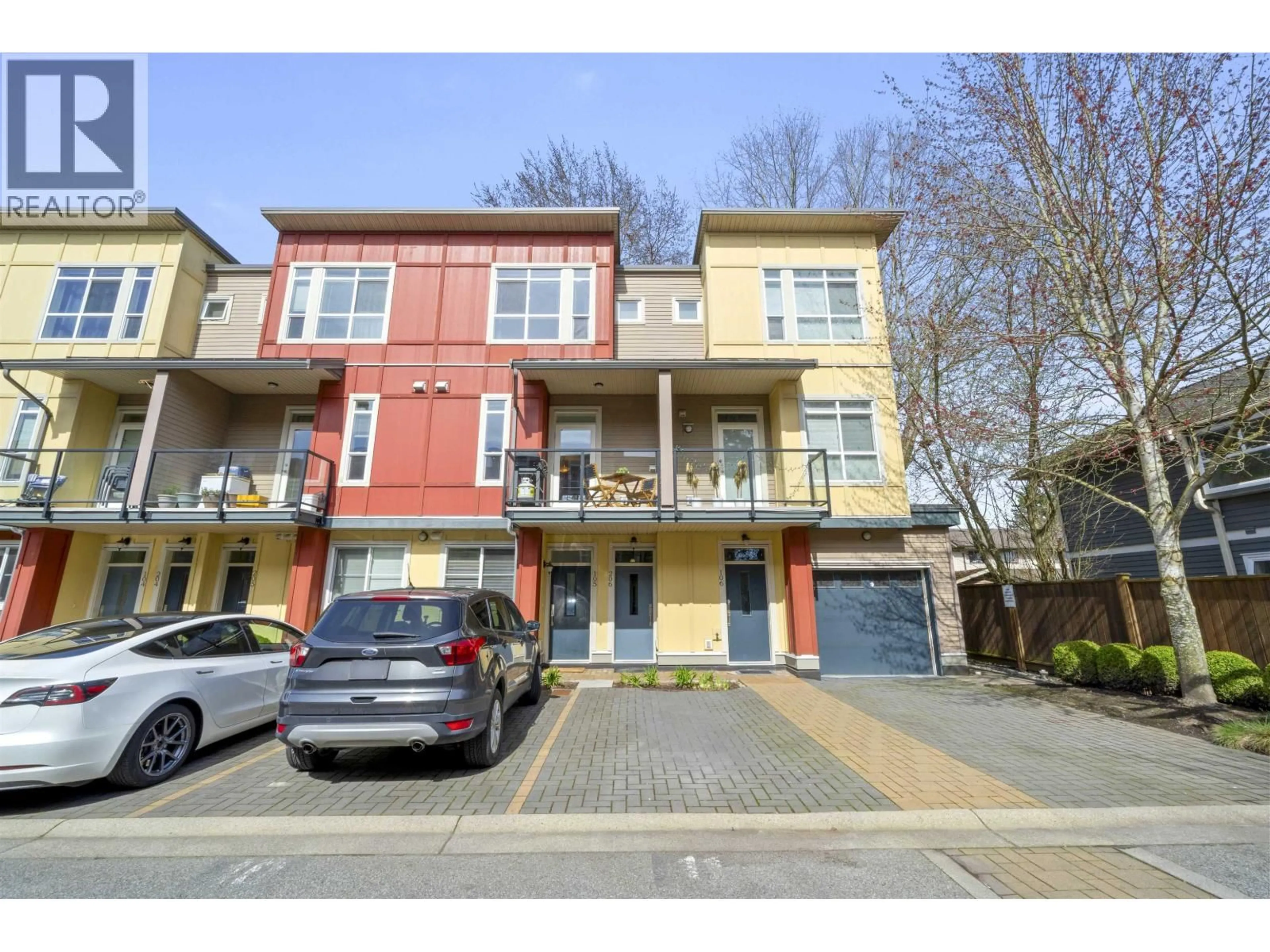 A pic from outside/outdoor area/front of a property/back of a property/a pic from drone, street for 206 - 4808 LINDEN DRIVE, Delta British Columbia V4K0B5