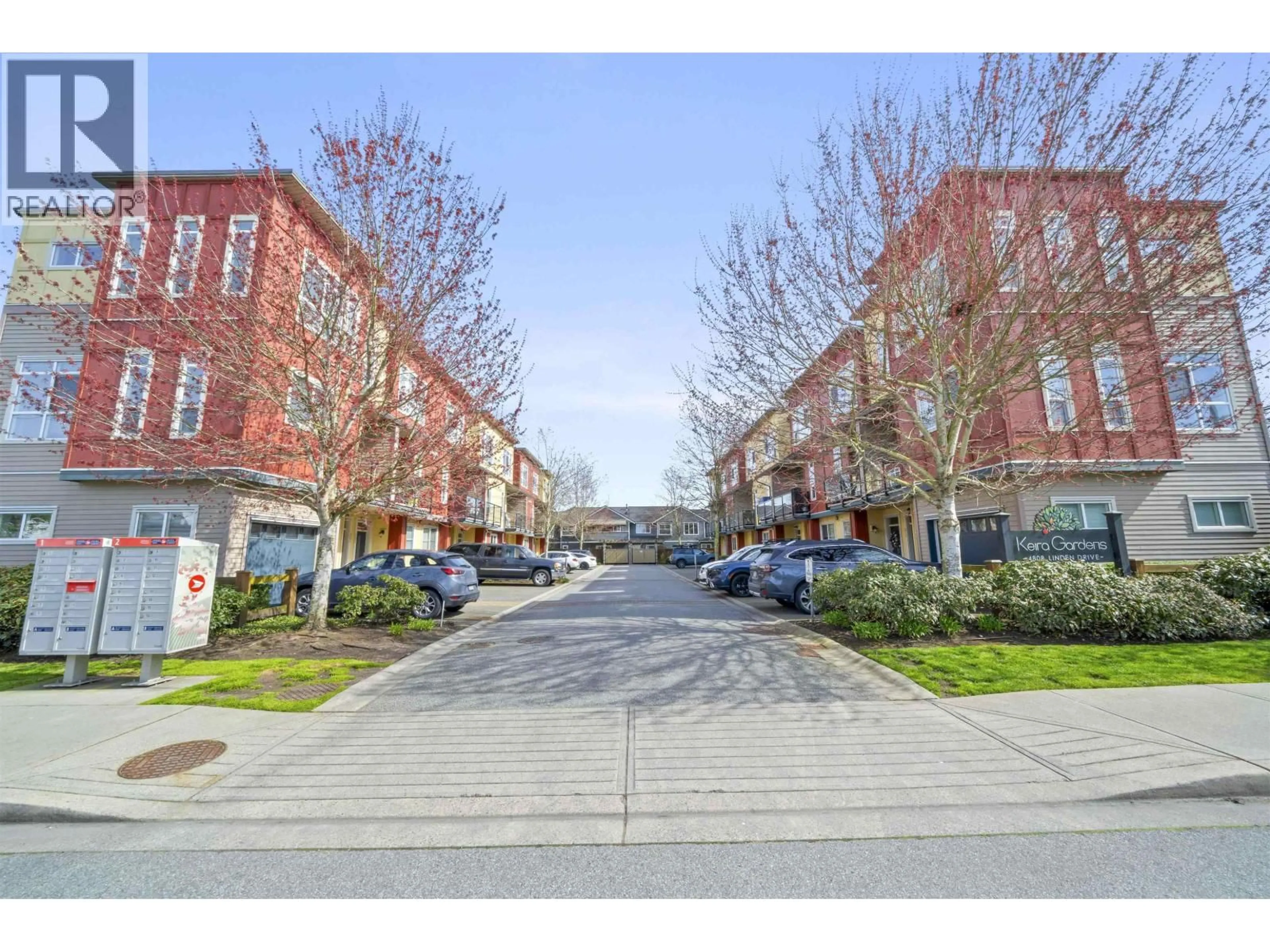 A pic from outside/outdoor area/front of a property/back of a property/a pic from drone, street for 206 - 4808 LINDEN DRIVE, Delta British Columbia V4K0B5