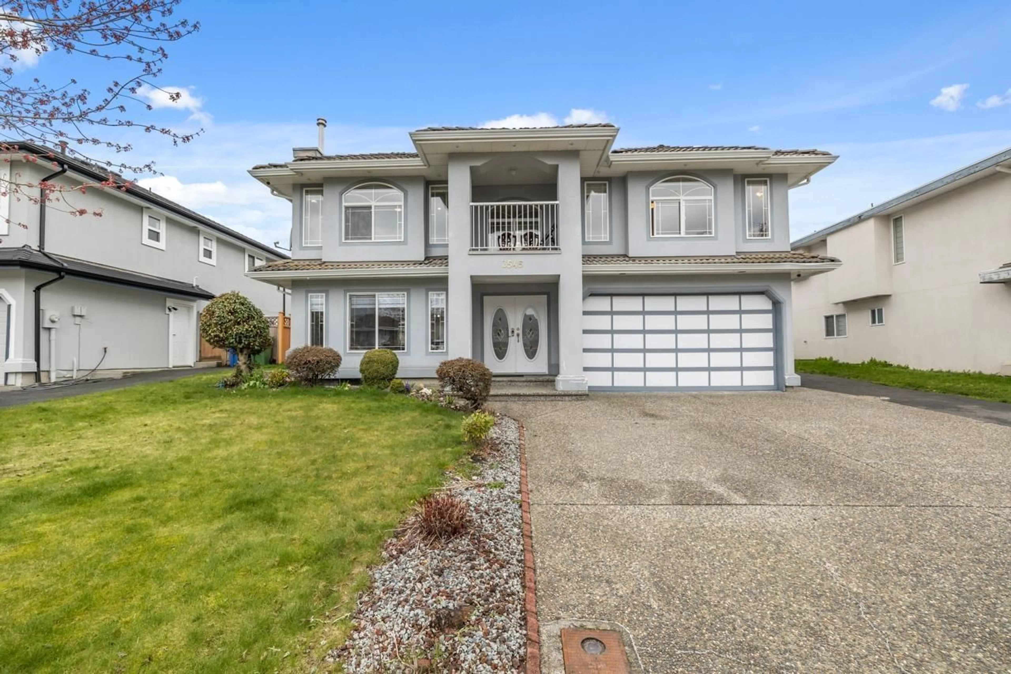 Home with vinyl exterior material, street for 3545 VIEWMOUNT PLACE, Abbotsford British Columbia V2T6S1