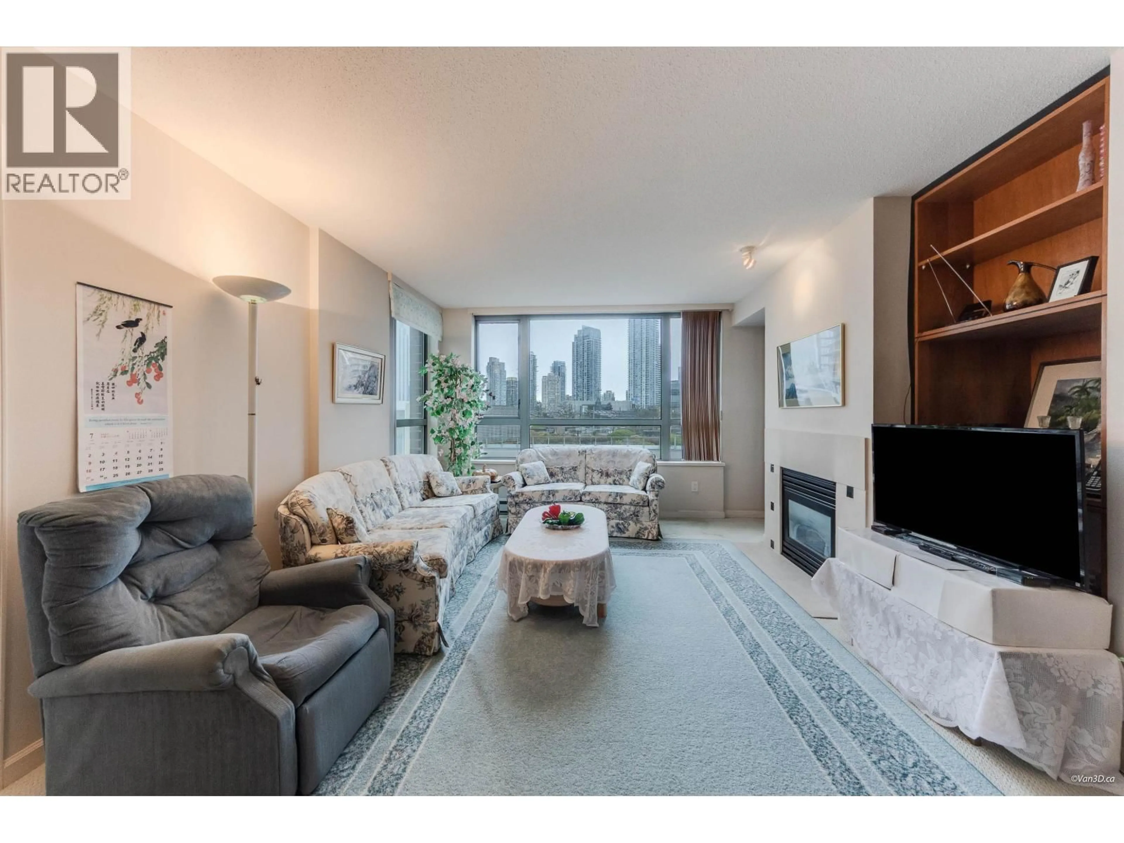 Living room with furniture, unknown for 801 - 4888 HAZEL STREET, Burnaby British Columbia V5H4T4