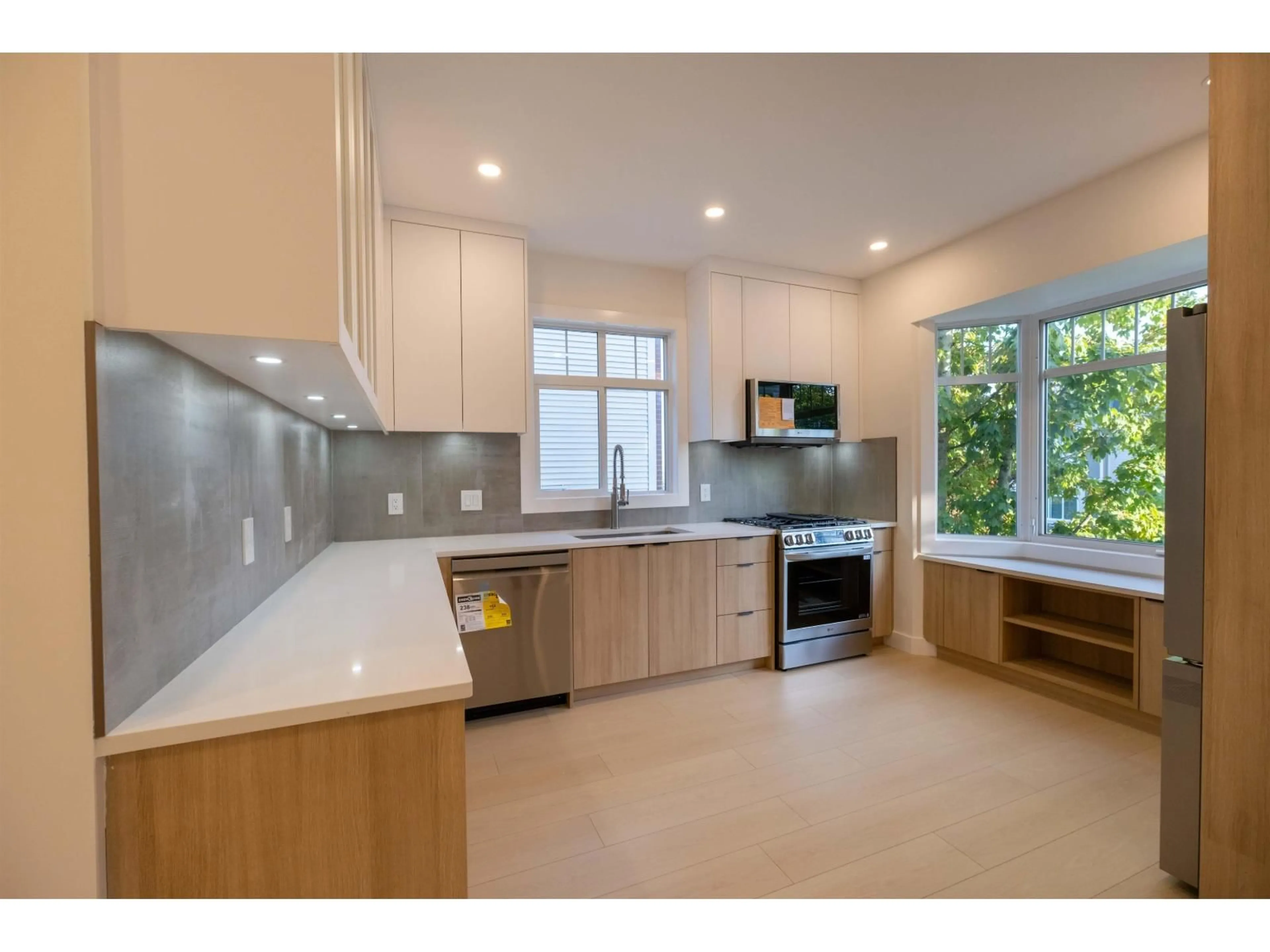 Unknown for 5 - 19551 66 AVENUE, Surrey British Columbia V4N0Z5