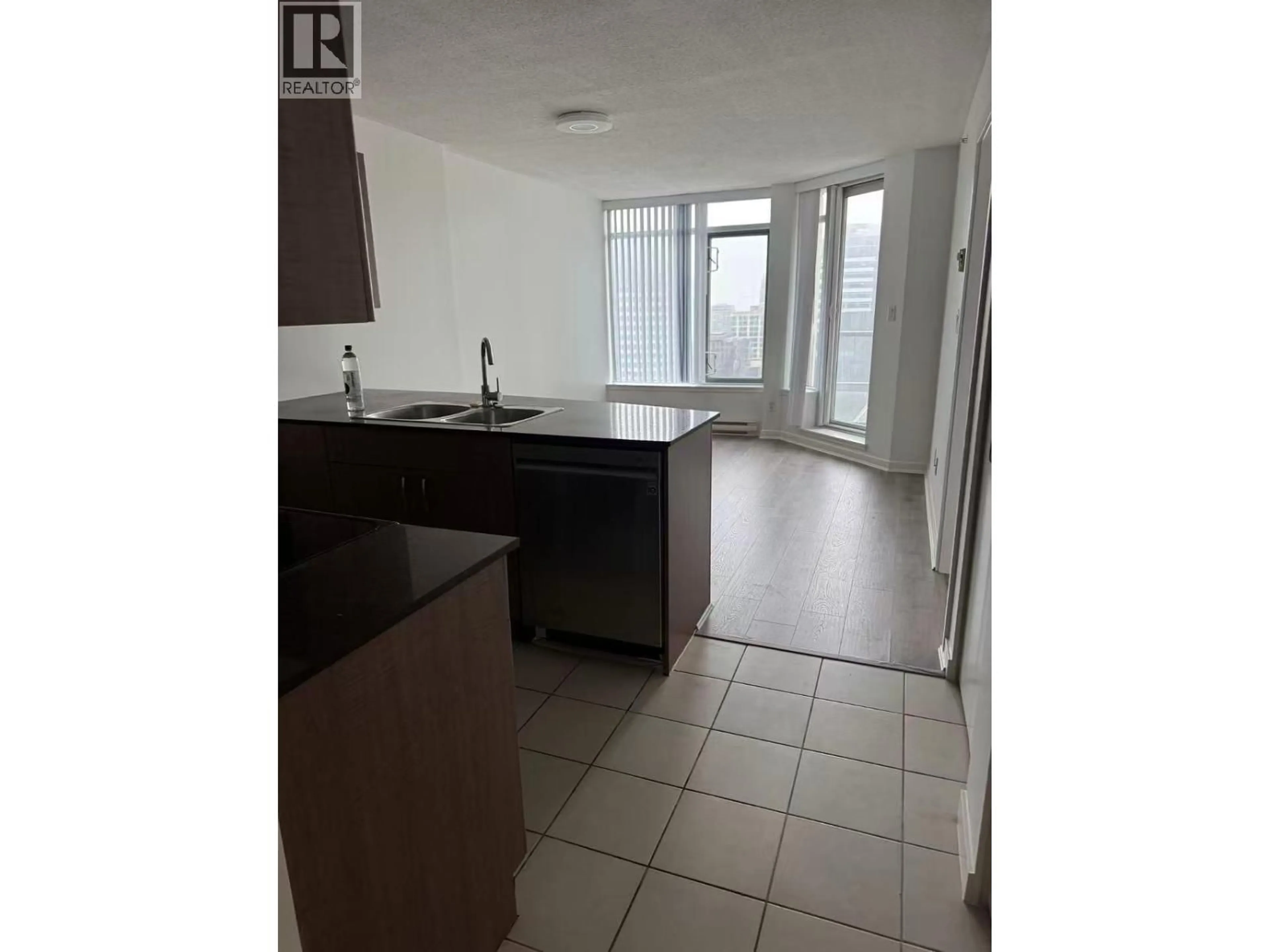 Standard kitchen, unknown for 1715 - 610 GRANVILLE STREET, Vancouver British Columbia V6C3T3