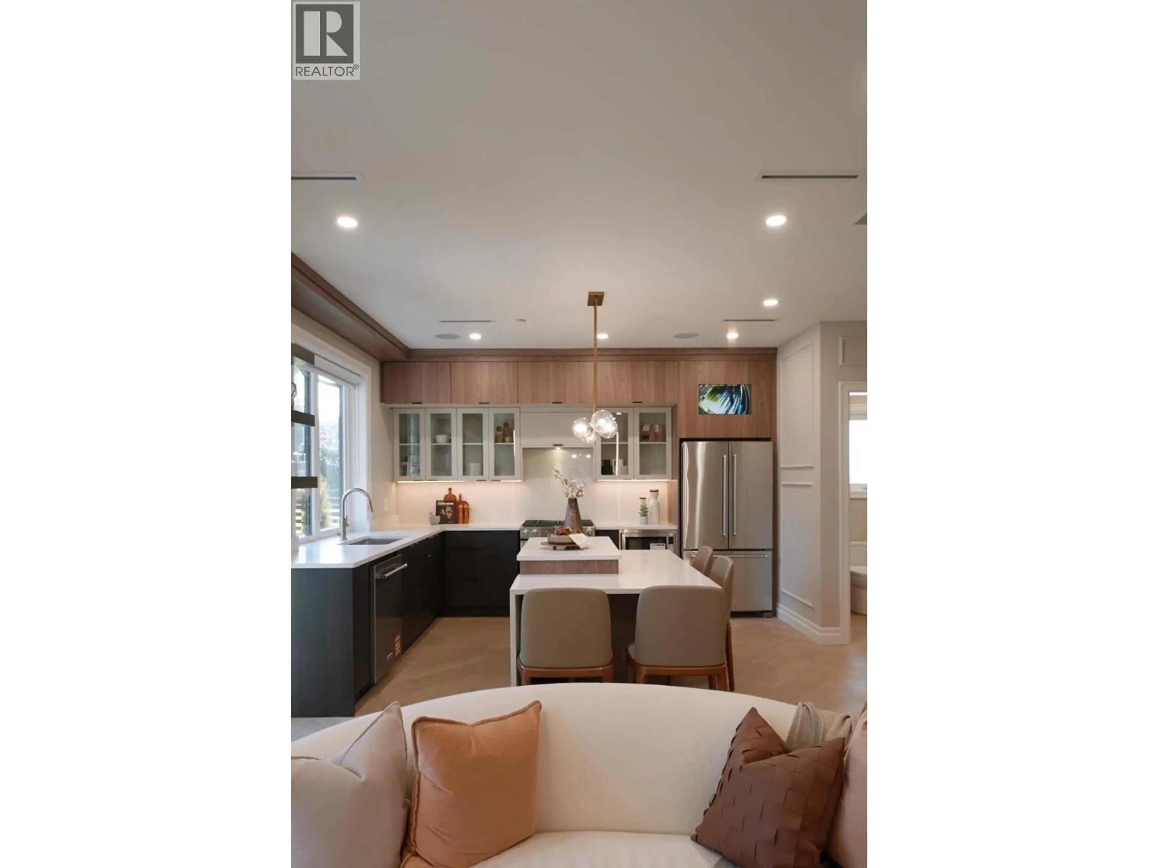 Open concept kitchen, ceramic/tile floor for 1 - 6061 SHERBROOKE STREET, Vancouver British Columbia V5W3N3