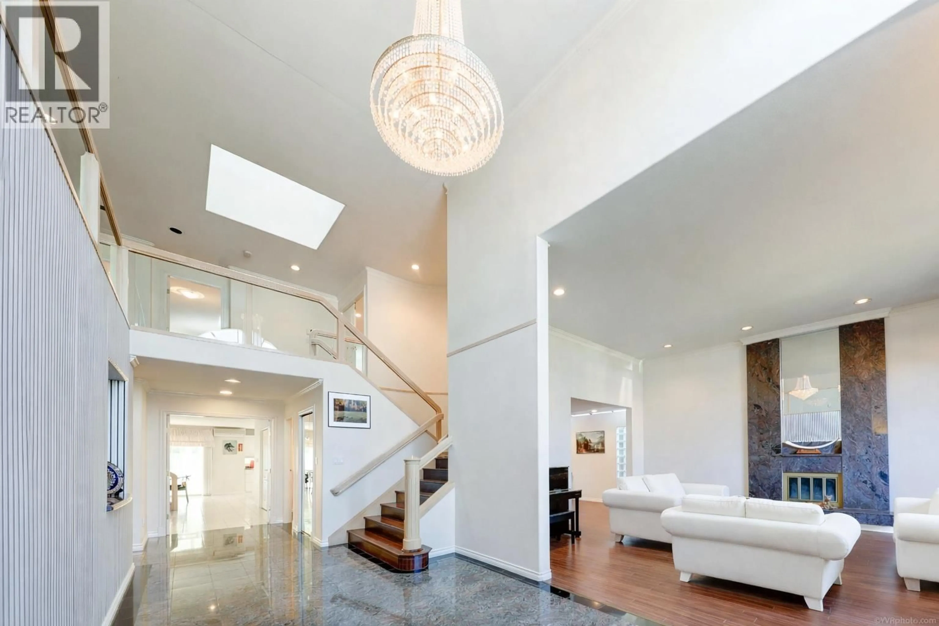 Indoor foyer for 8831 FOSTER ROAD, Richmond British Columbia V6Y1Z9