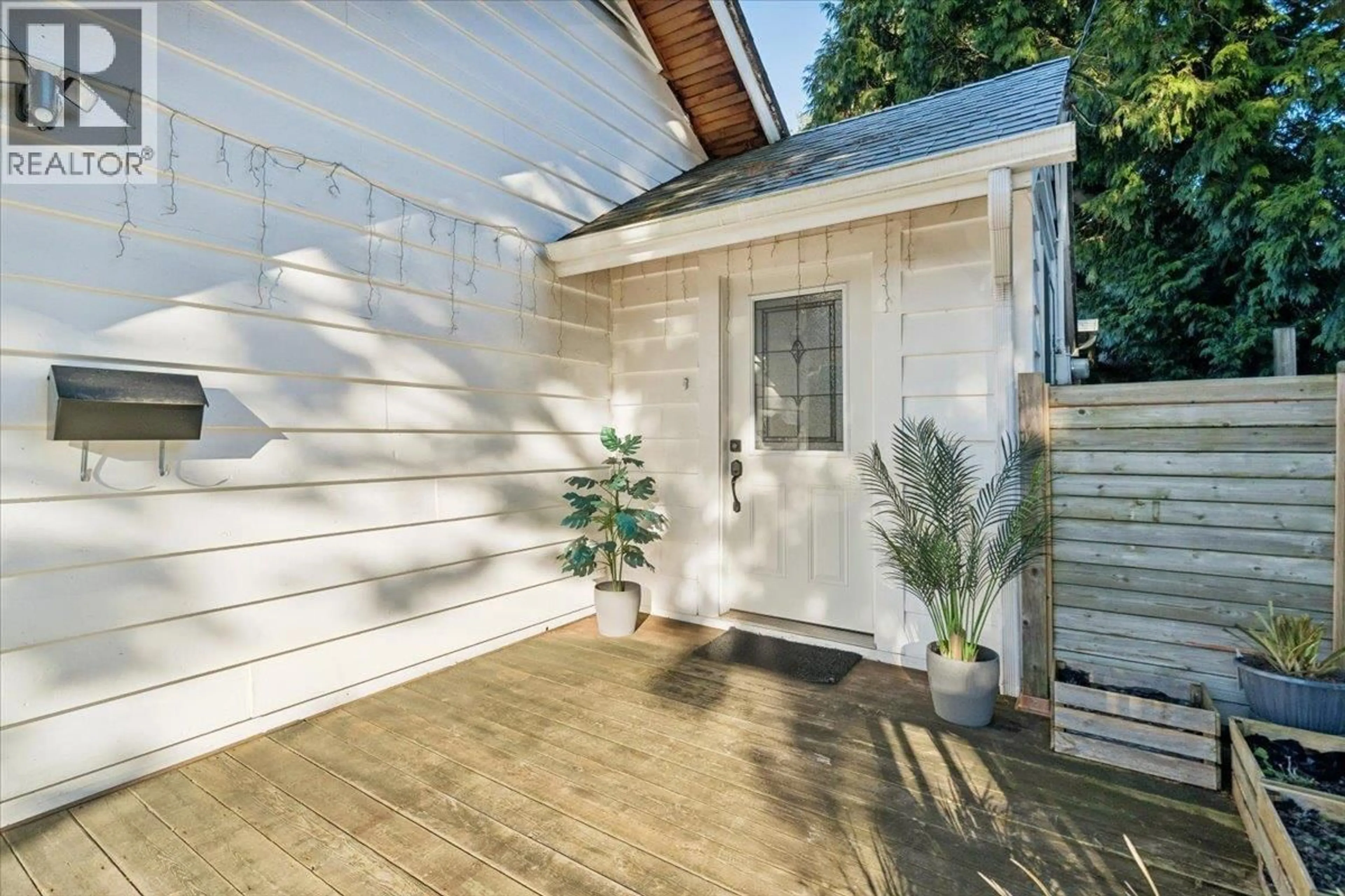 Patio, street for 21339 DEWDNEY TRUNK ROAD, Maple Ridge British Columbia V2X3G2