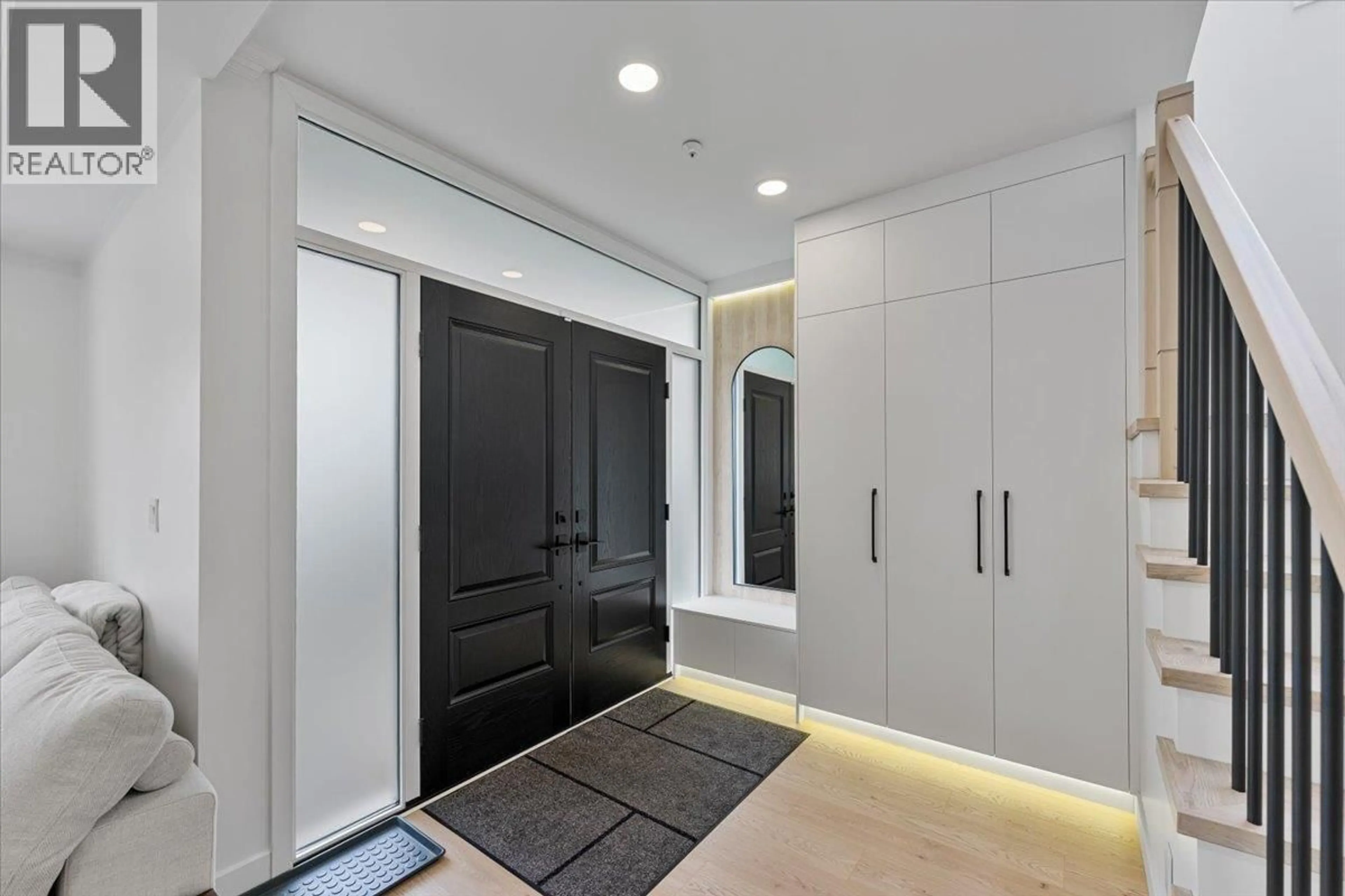 Unknown for 817 60TH AVENUE, Vancouver British Columbia V6P2A2