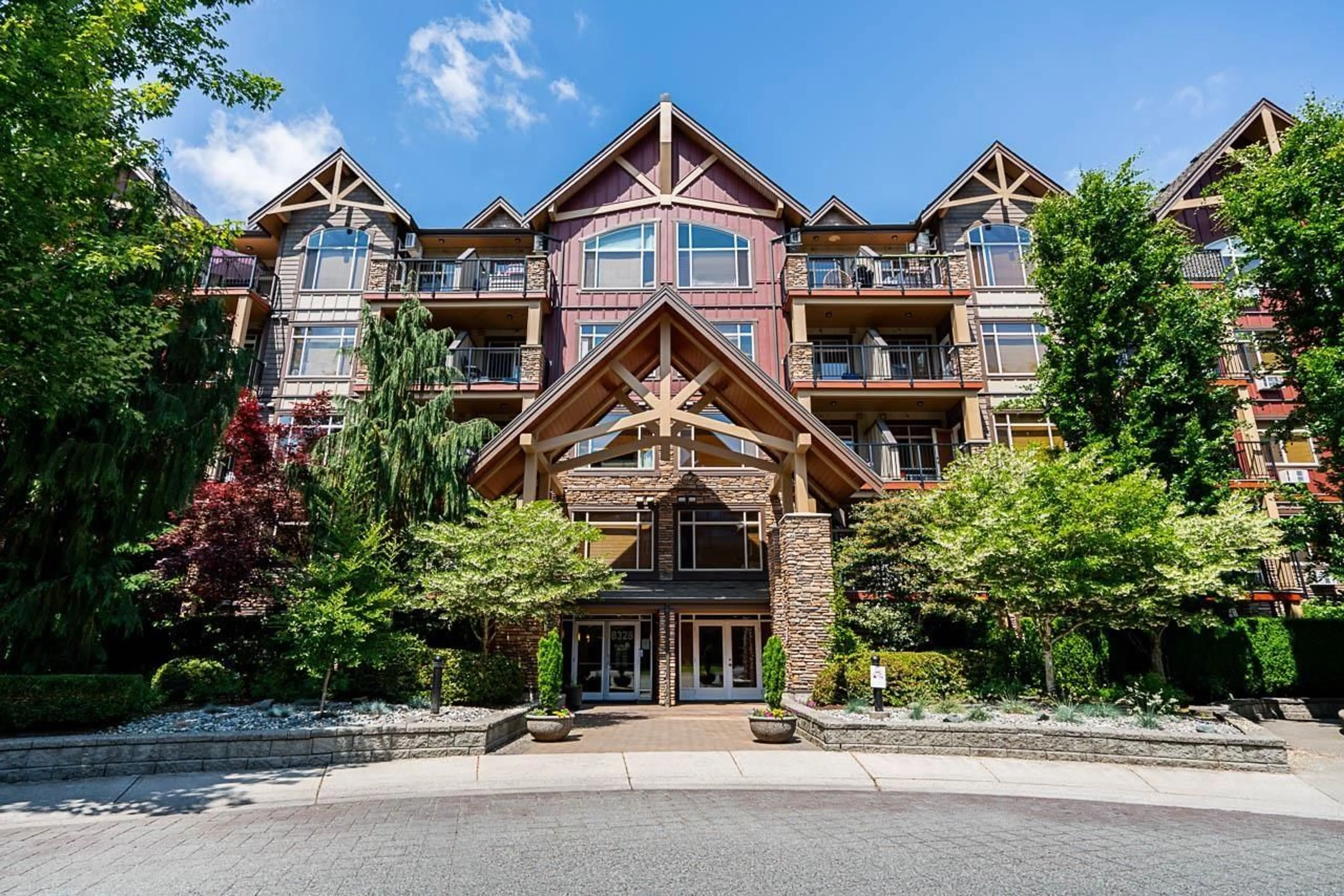 Indoor foyer for 266 - 8328 207A STREET, Langley British Columbia V2Y0K5