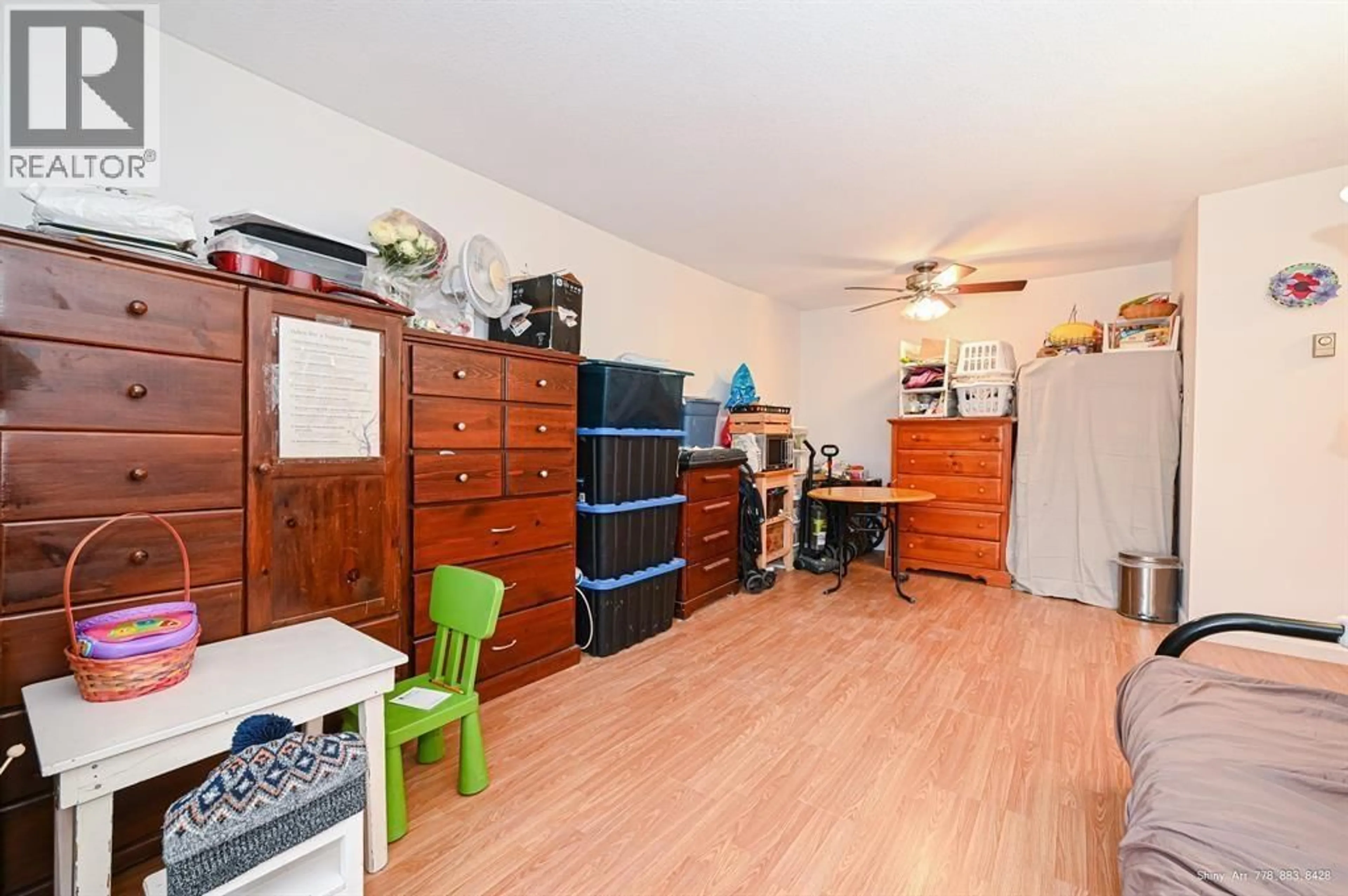 A pic of a room for 406 - 16 LAKEWOOD DRIVE, Vancouver British Columbia V5L4L1