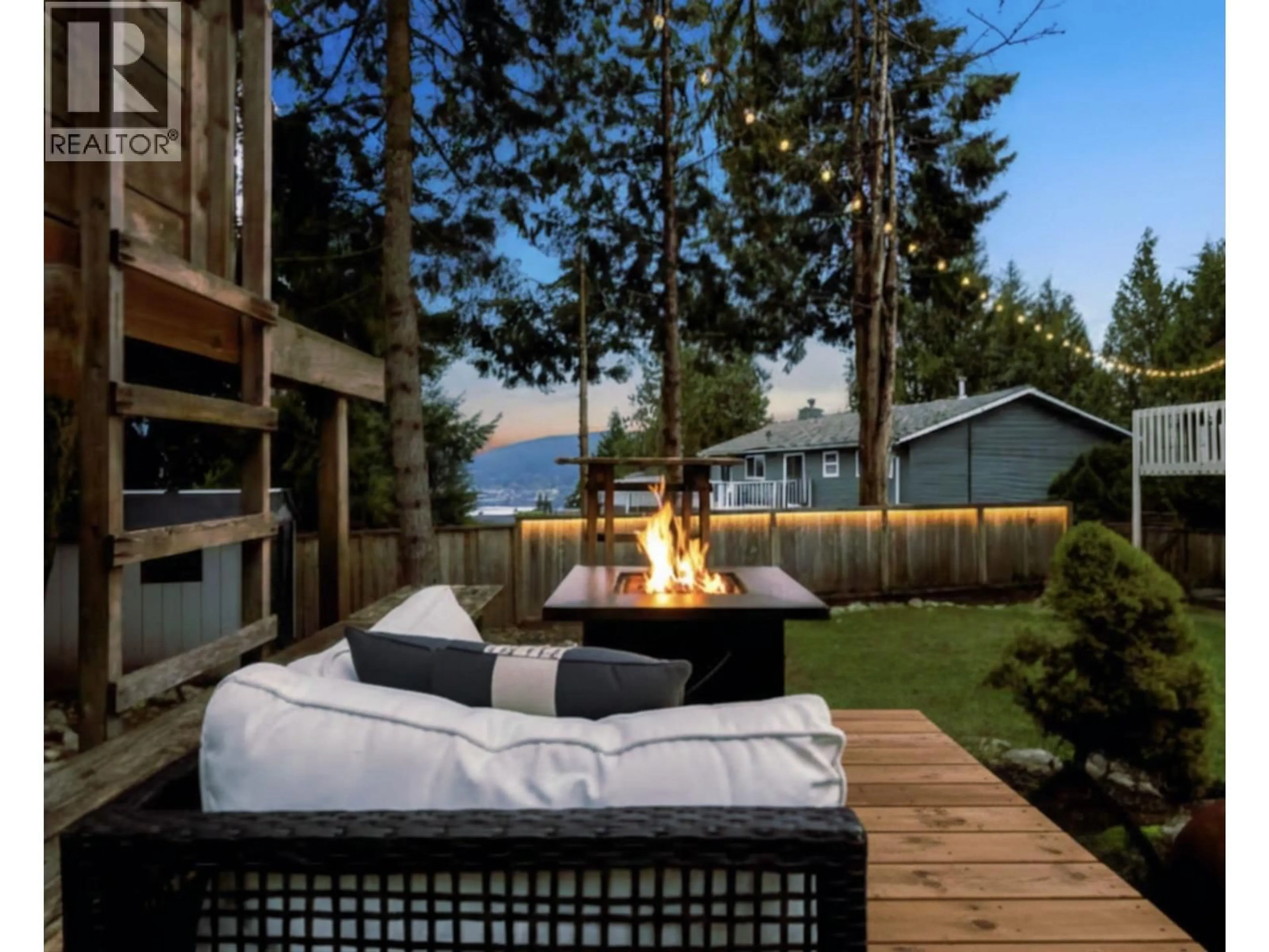 Patio, unknown for 4158 MT SEYMOUR PARKWAY, North Vancouver British Columbia V7G1C5